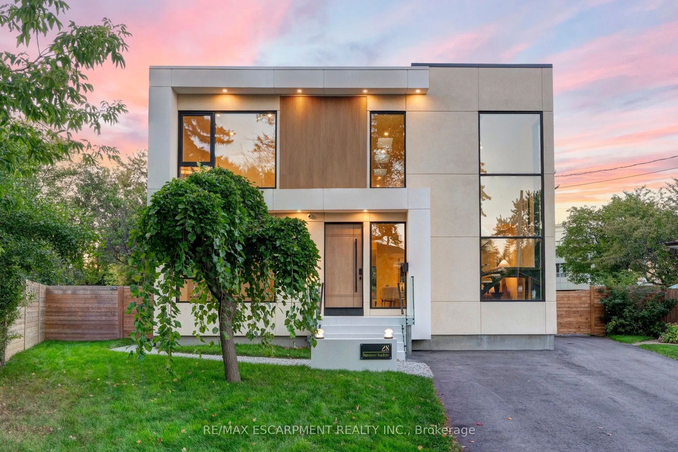 28 Dunsmore Gardens