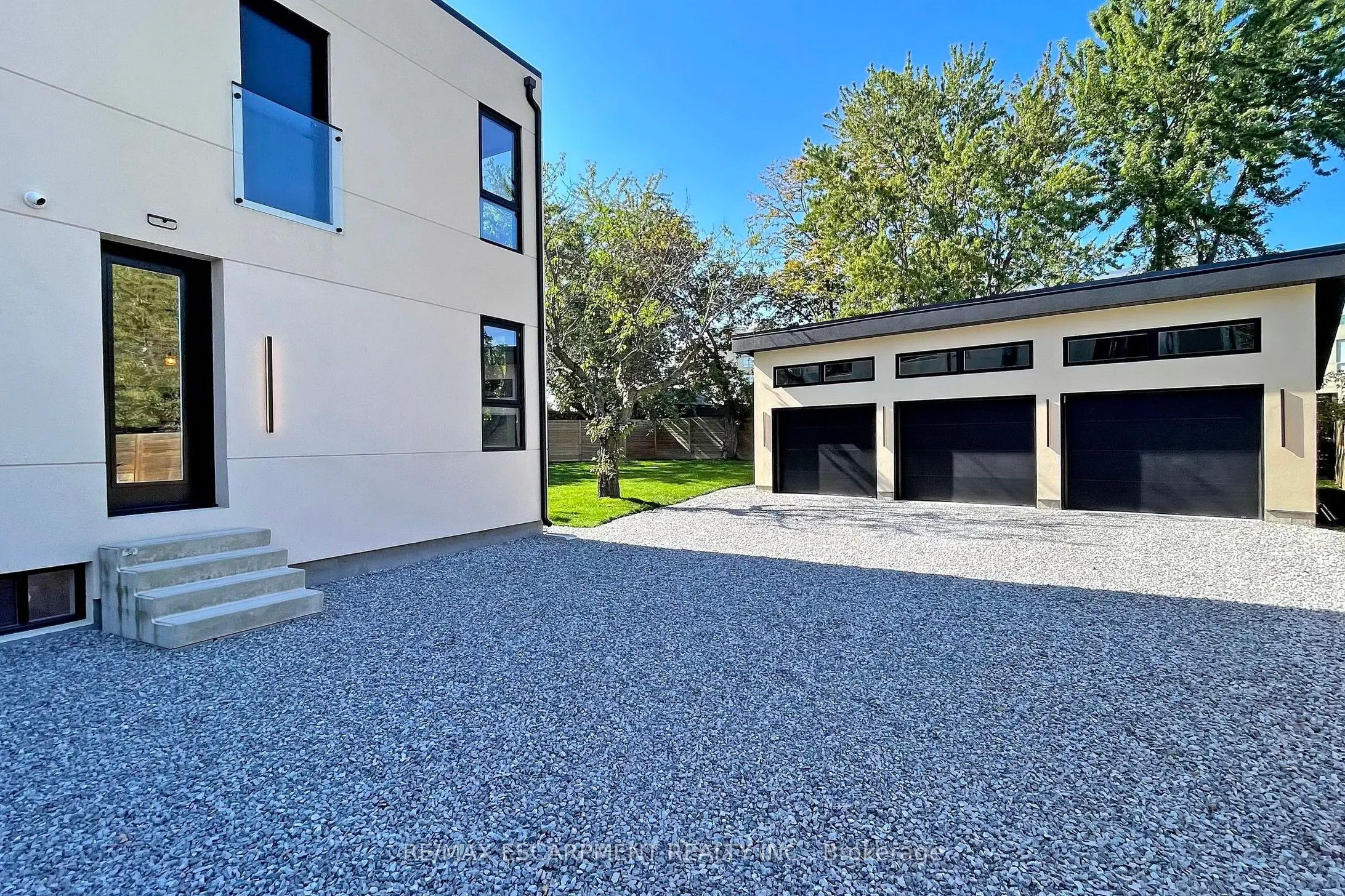 28 Dunsmore Gardens