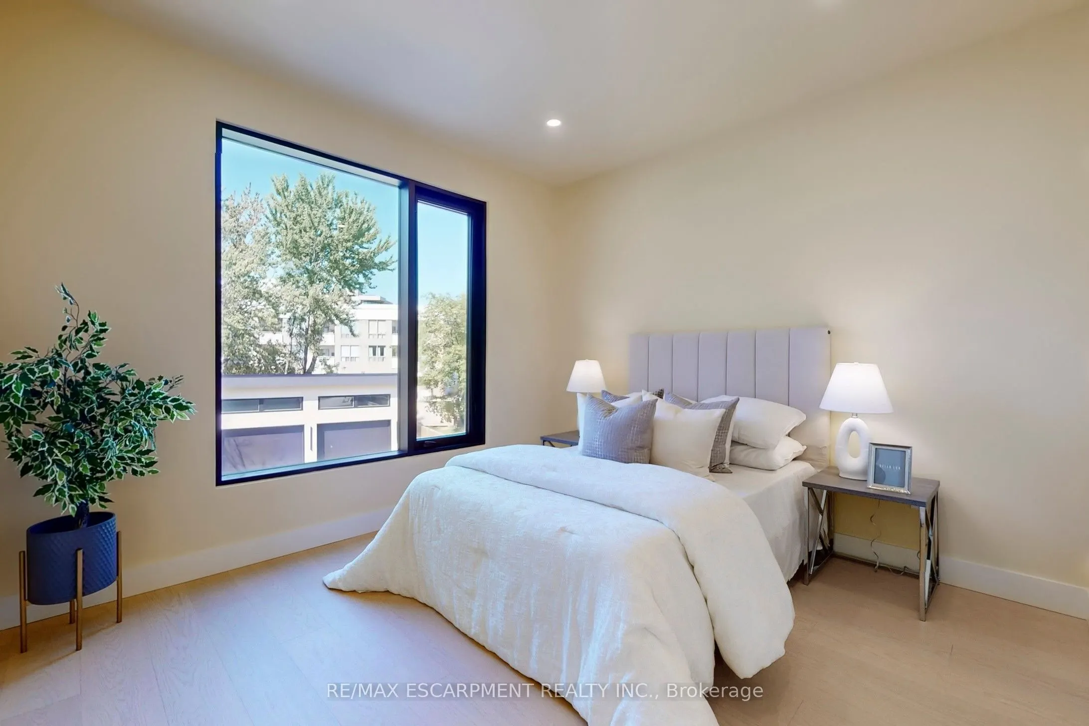 28 Dunsmore Gardens