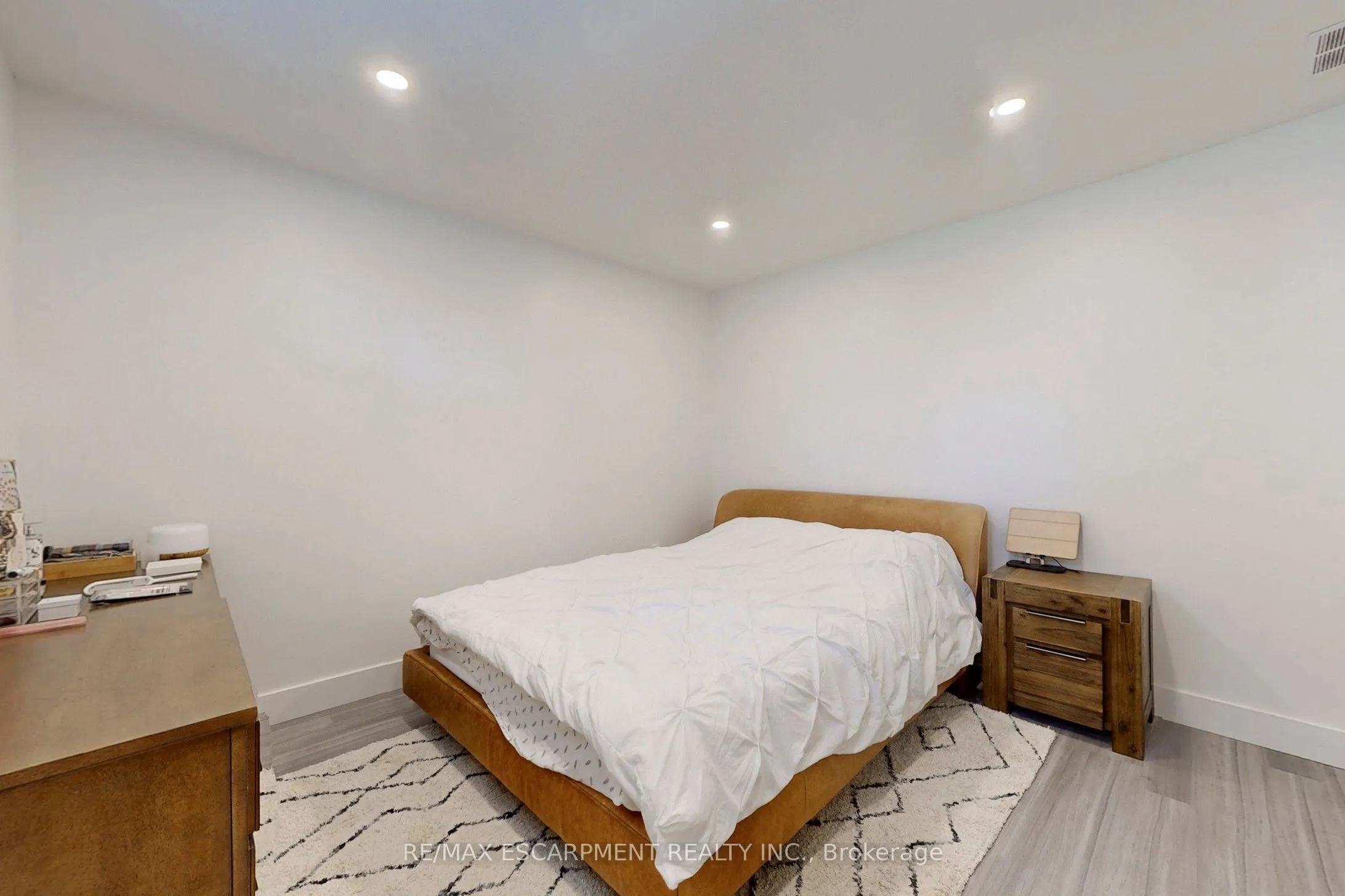 28 Dunsmore Gardens