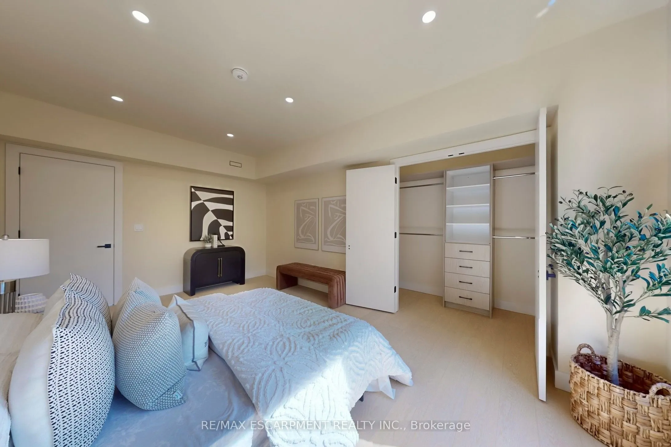 28 Dunsmore Gardens