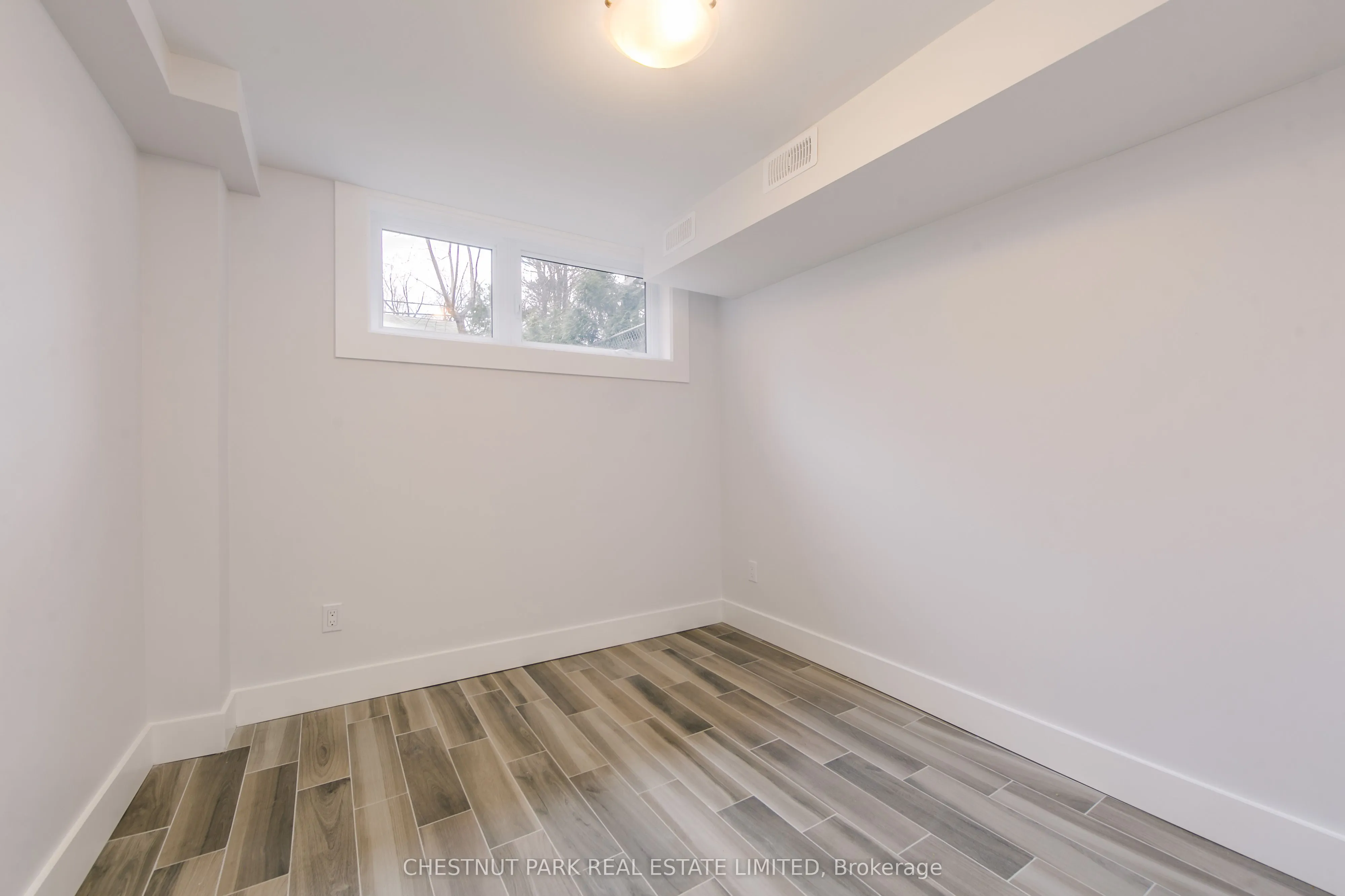 379 Clarens Avenue, #Flat 3