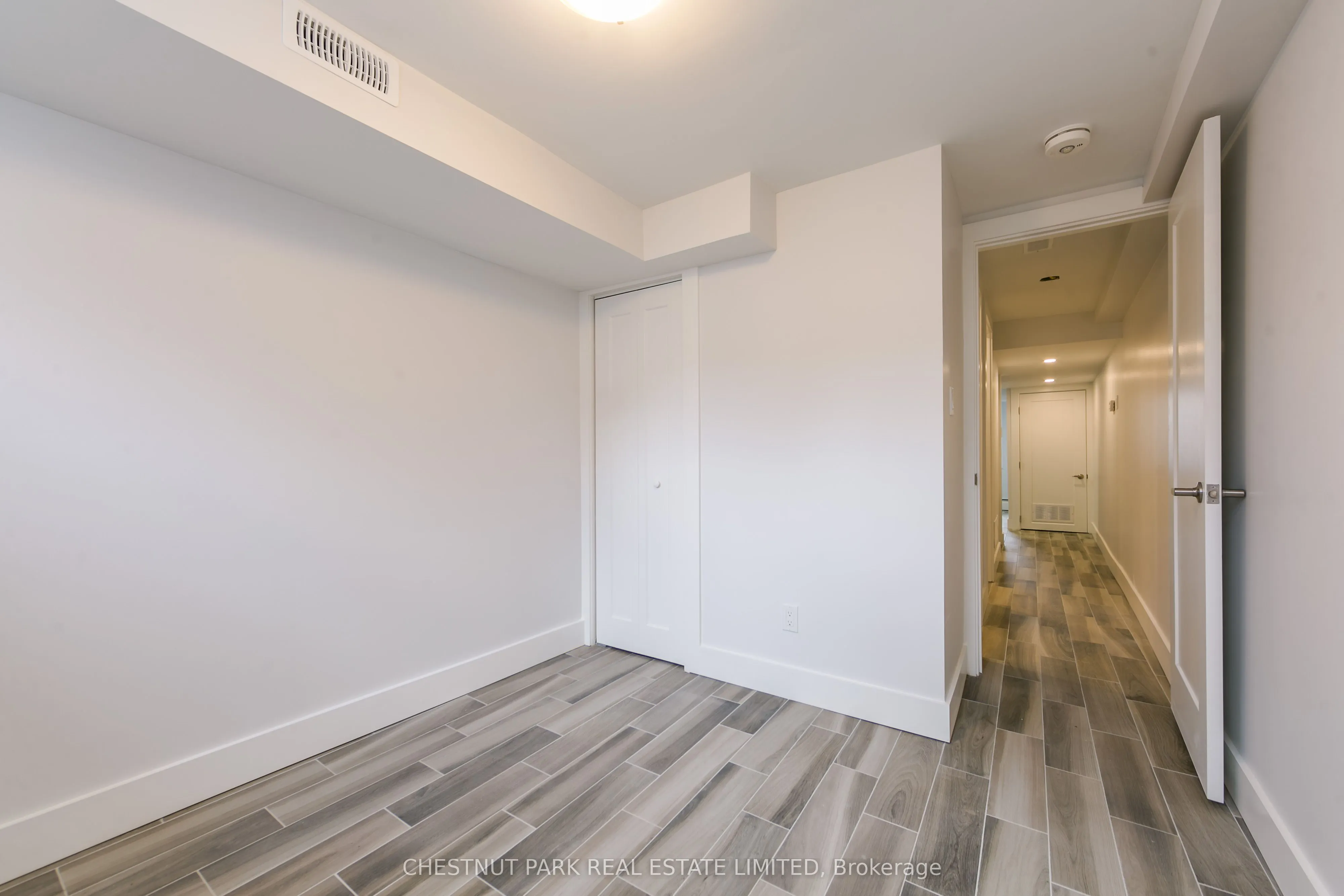 379 Clarens Avenue, #Flat 3