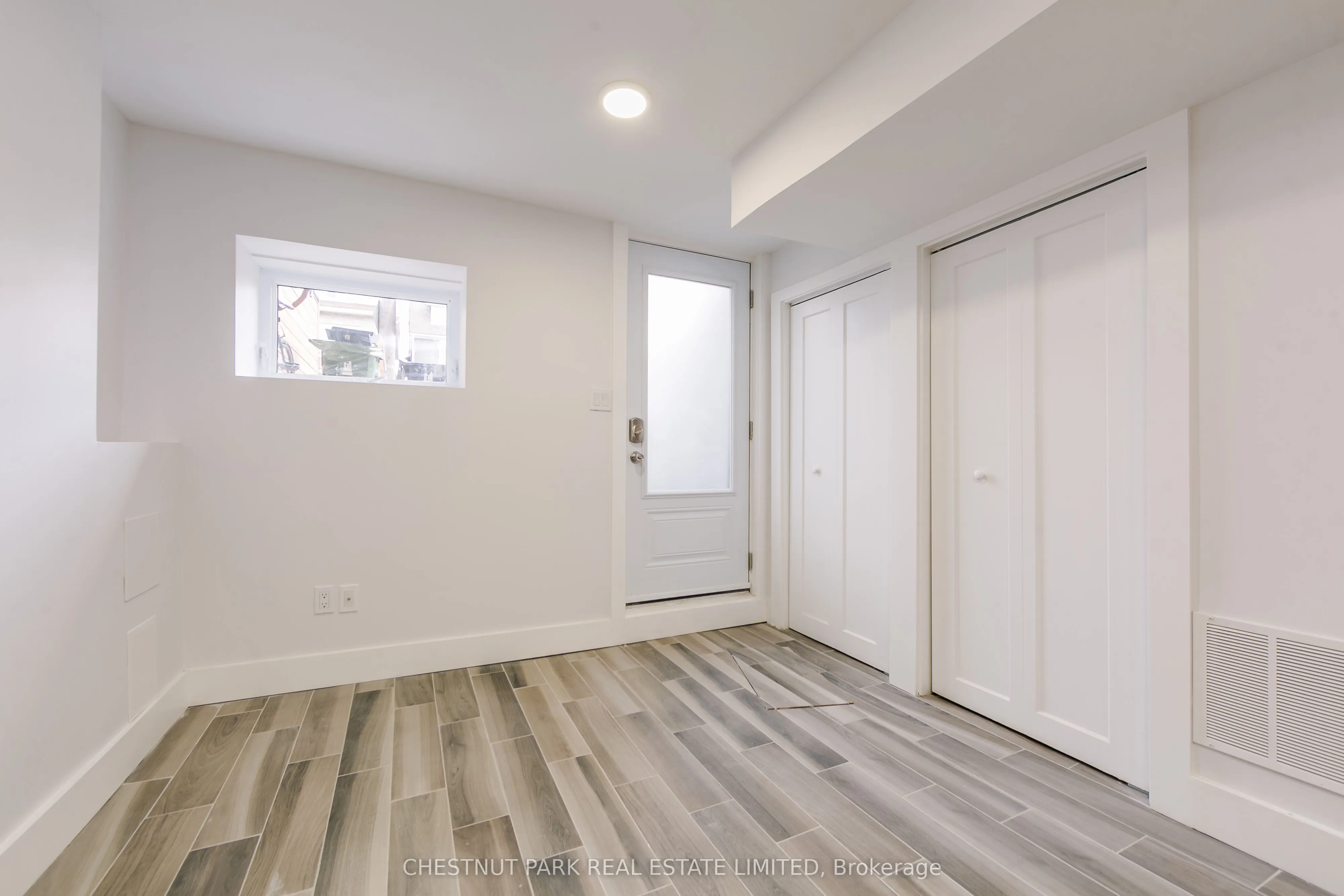 379 Clarens Avenue, #Flat 3