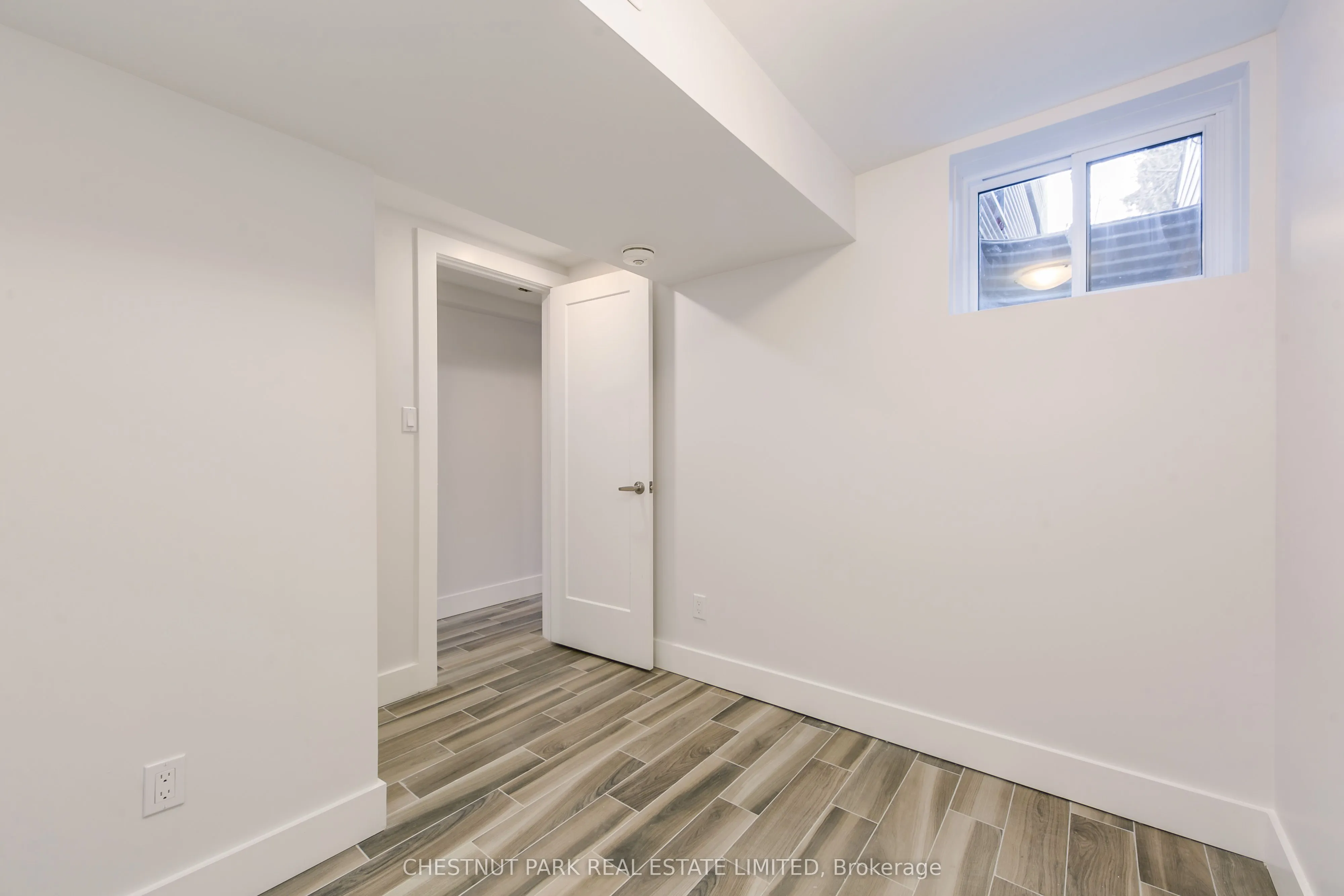 379 Clarens Avenue, #Flat 3