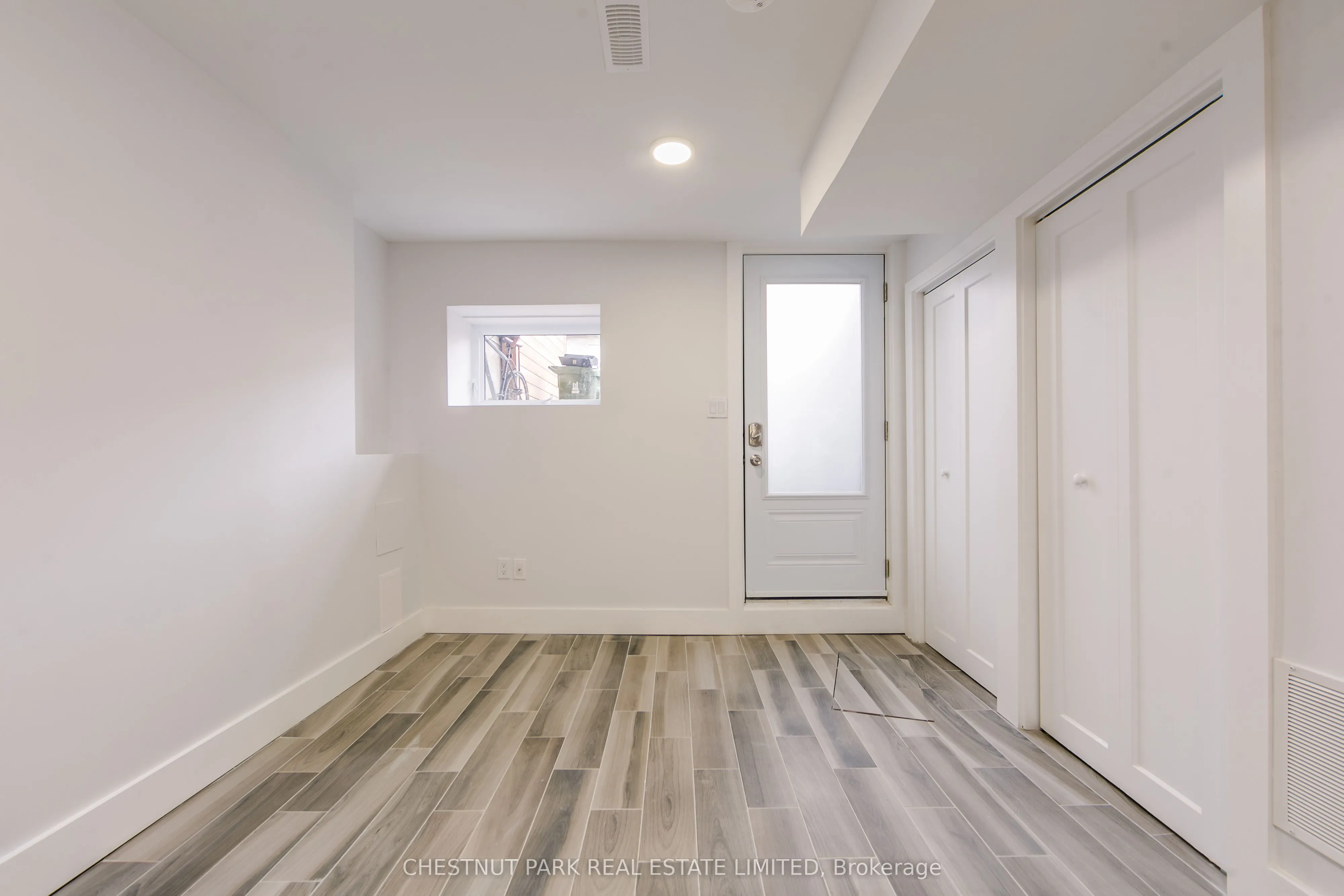 379 Clarens Avenue, #Flat 3