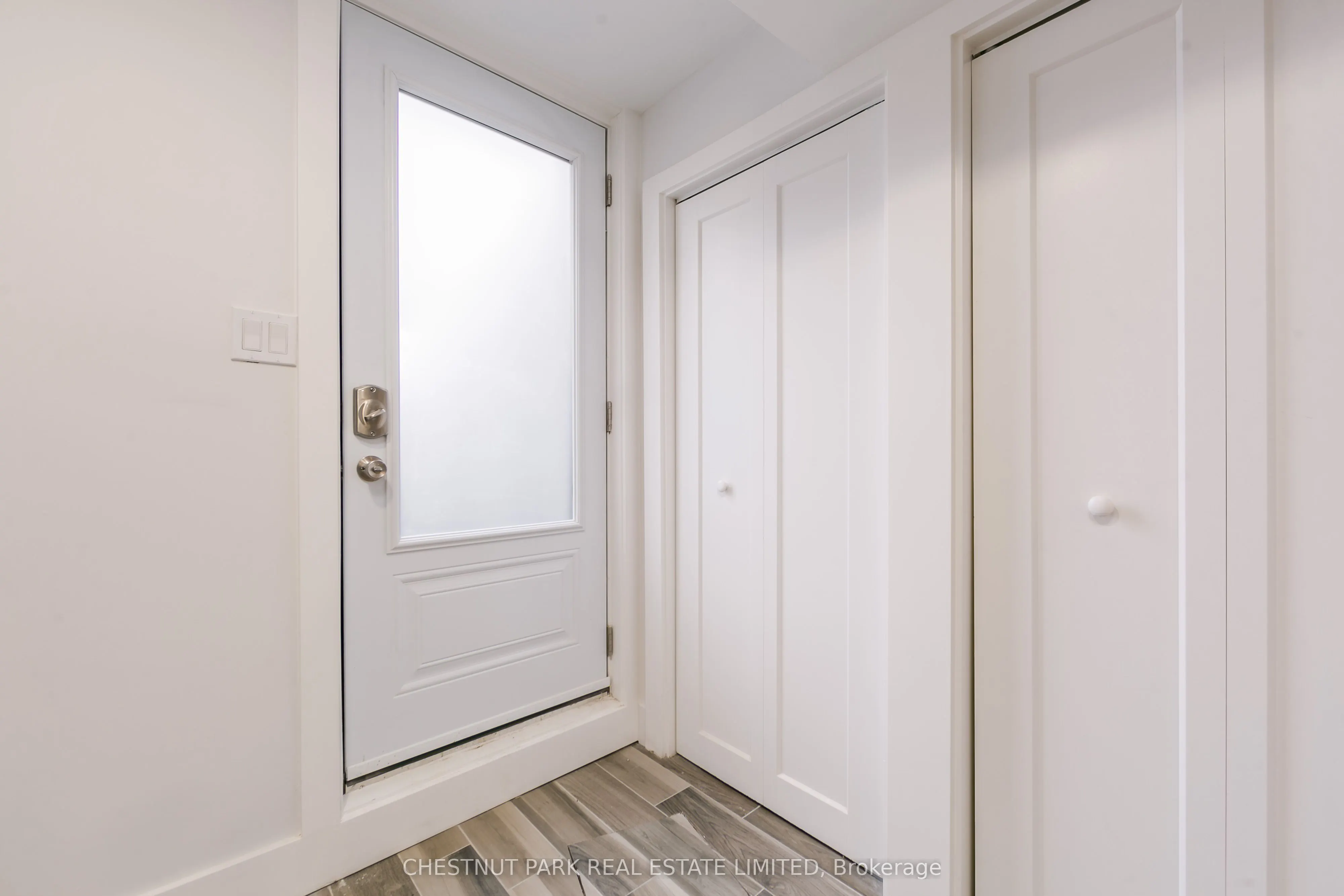 379 Clarens Avenue, #Flat 3