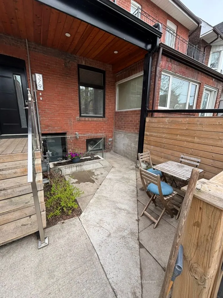 379 Clarens Avenue, #Flat 3