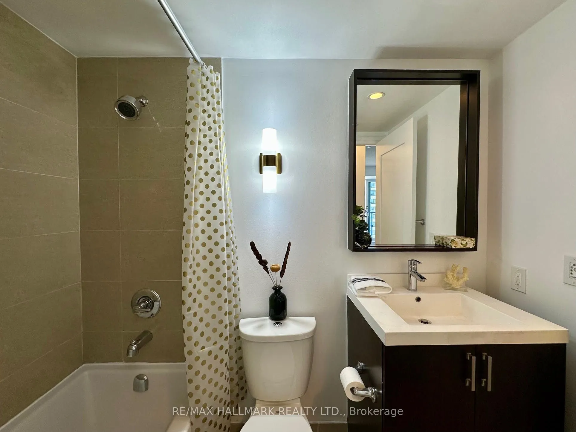 18 Graydon Hall Drive, #1008