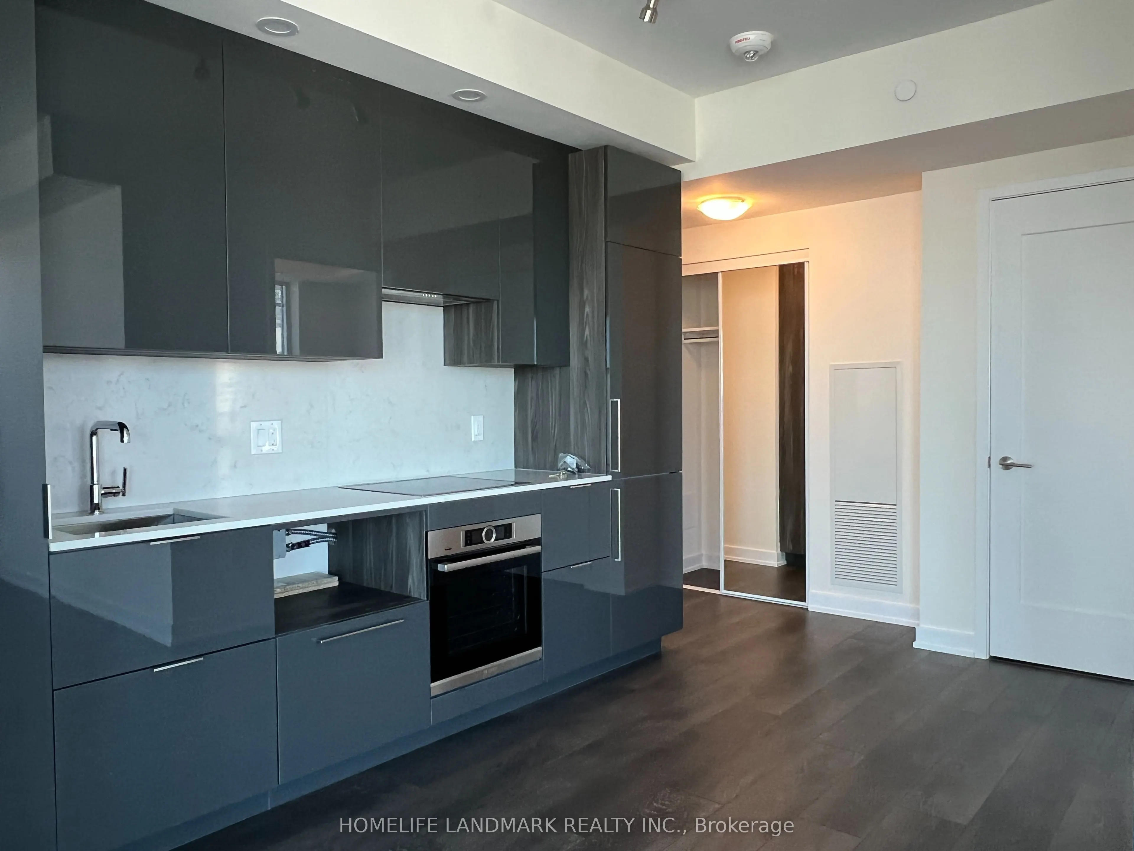 28 Freeland Street, #4407