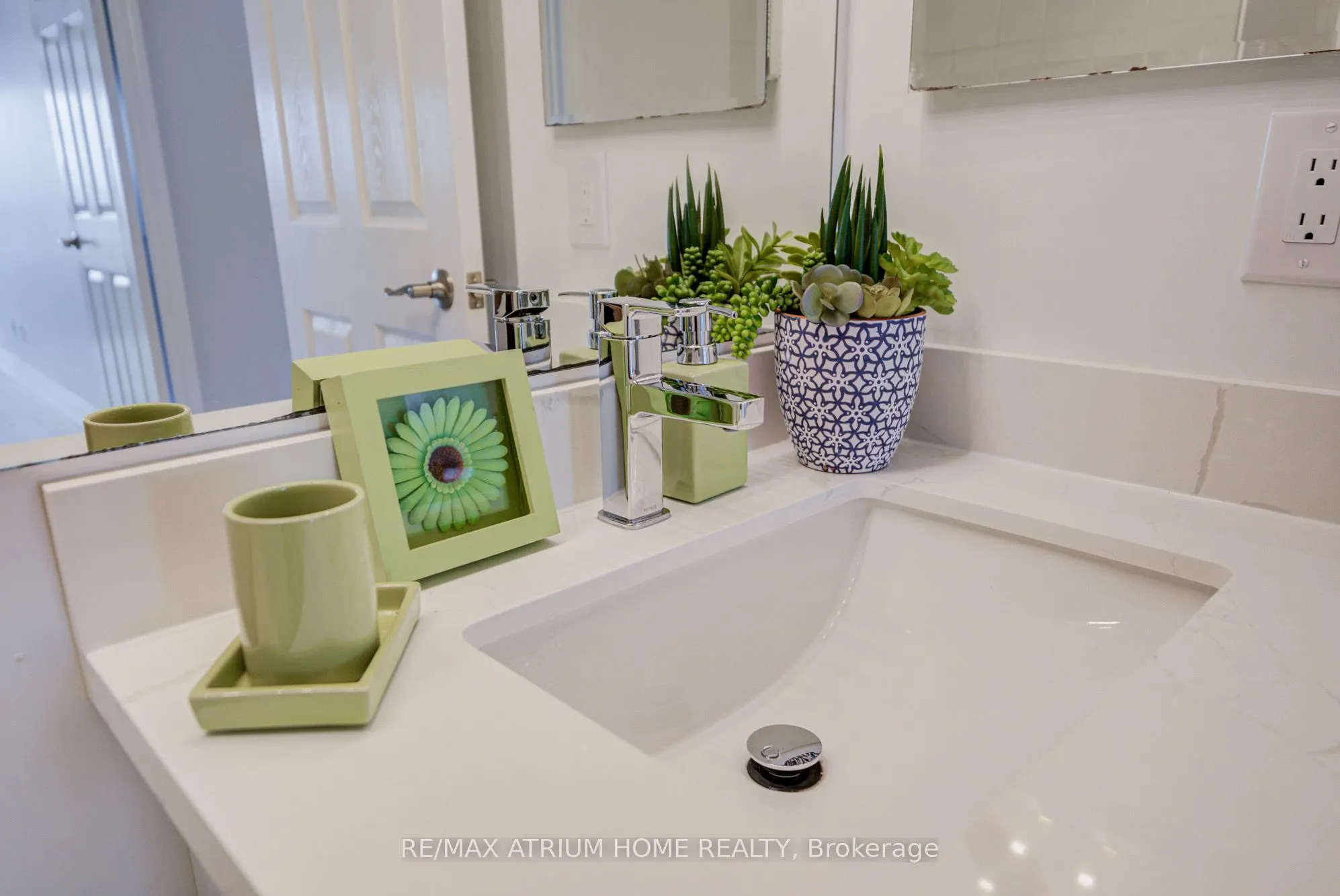 33 Empress Avenue, #3002