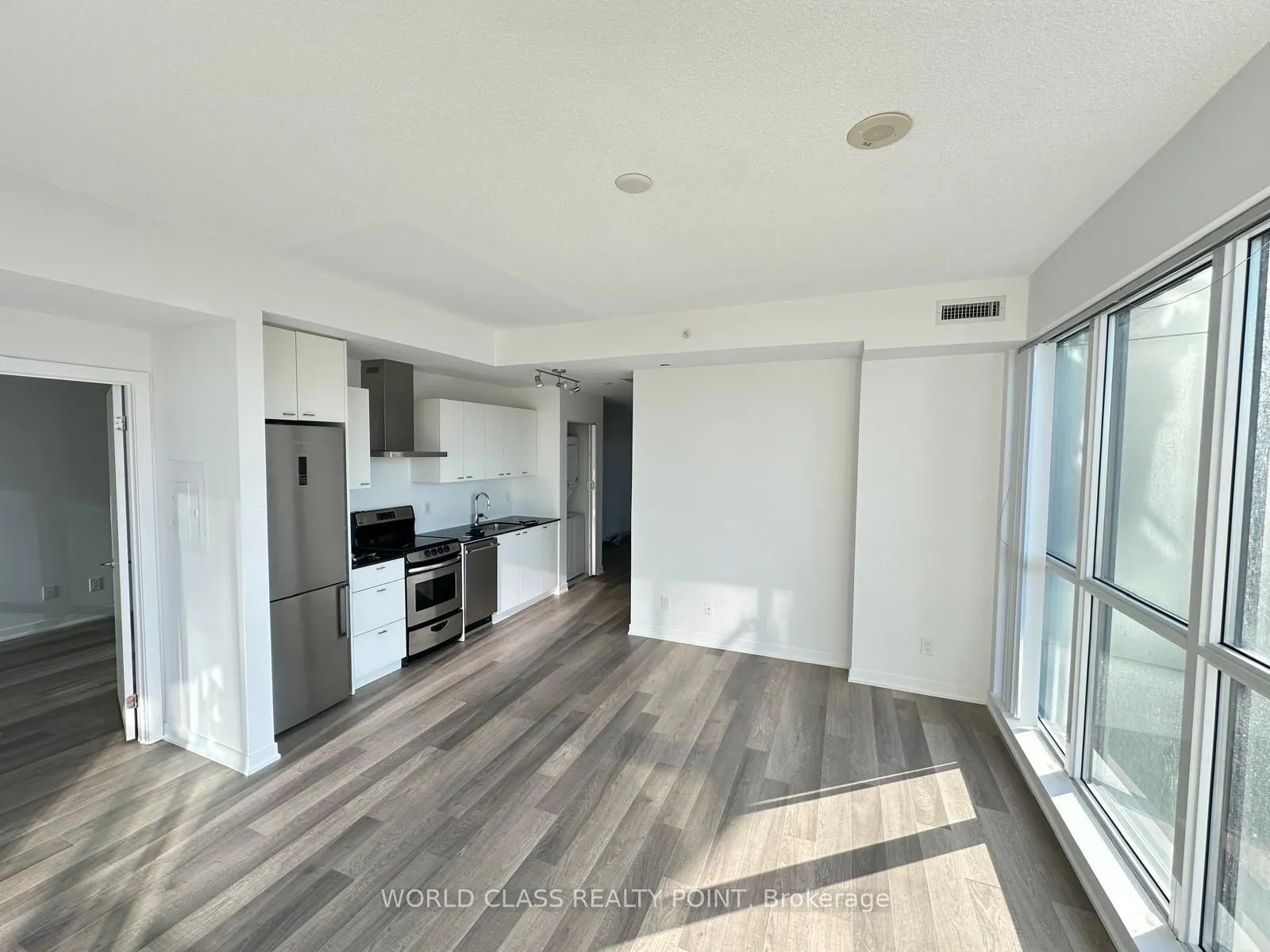 51 East Liberty Street, #904