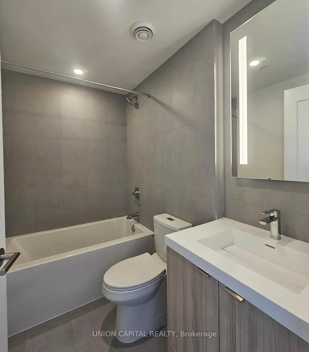 30 Inn On The Park Drive, #4102
