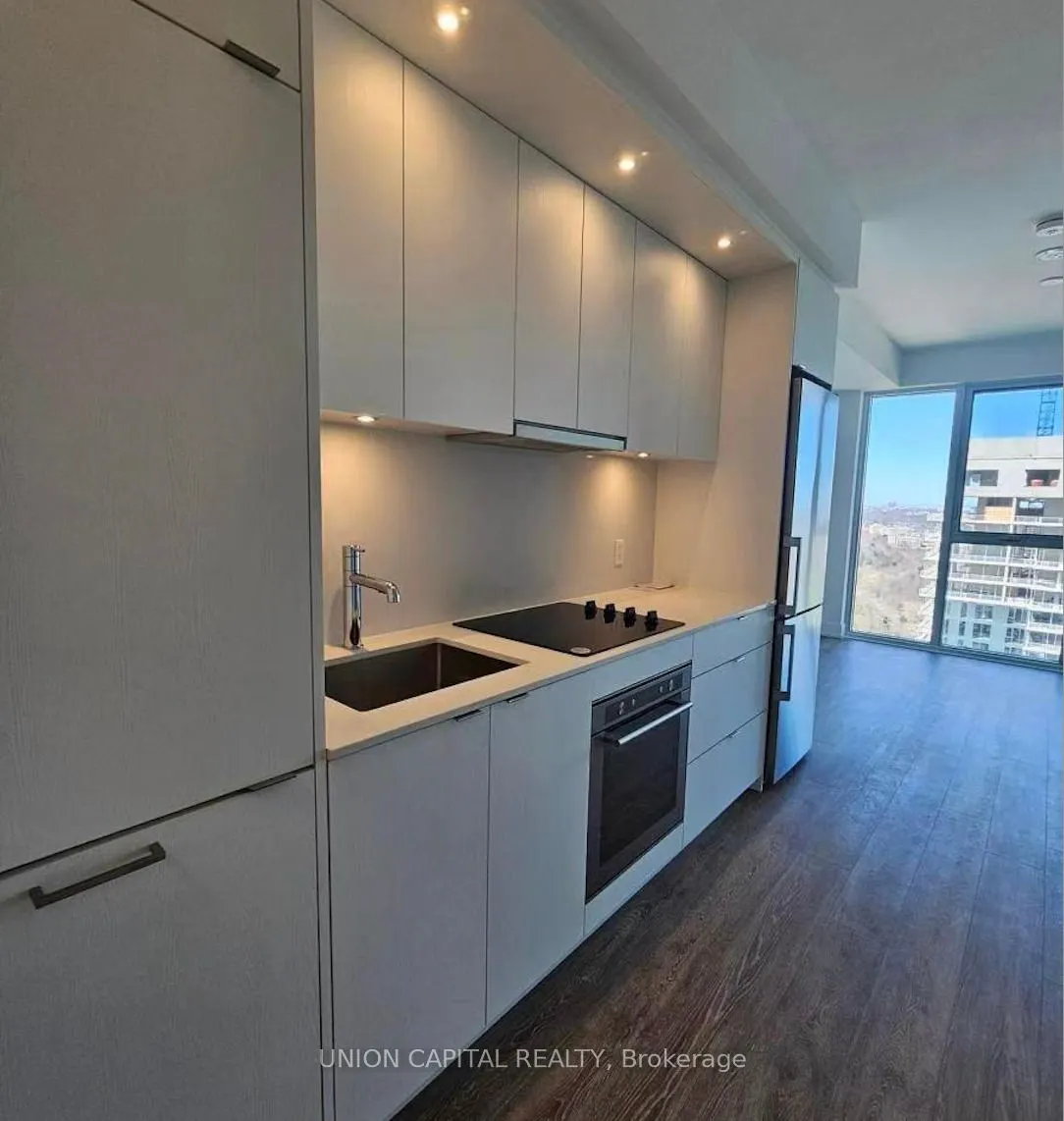 30 Inn On The Park Drive, #4102