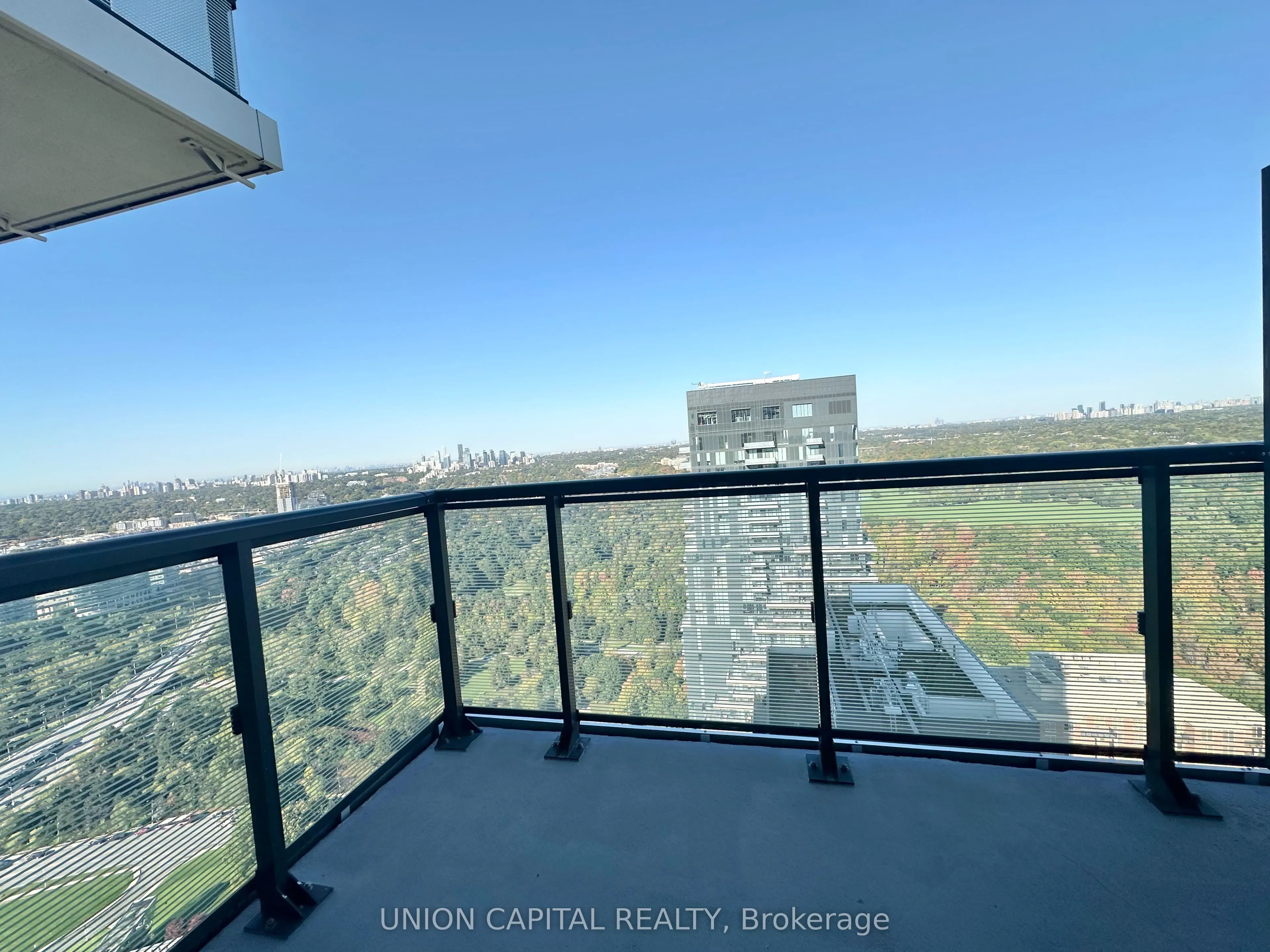 30 Inn On The Park Drive, #4102