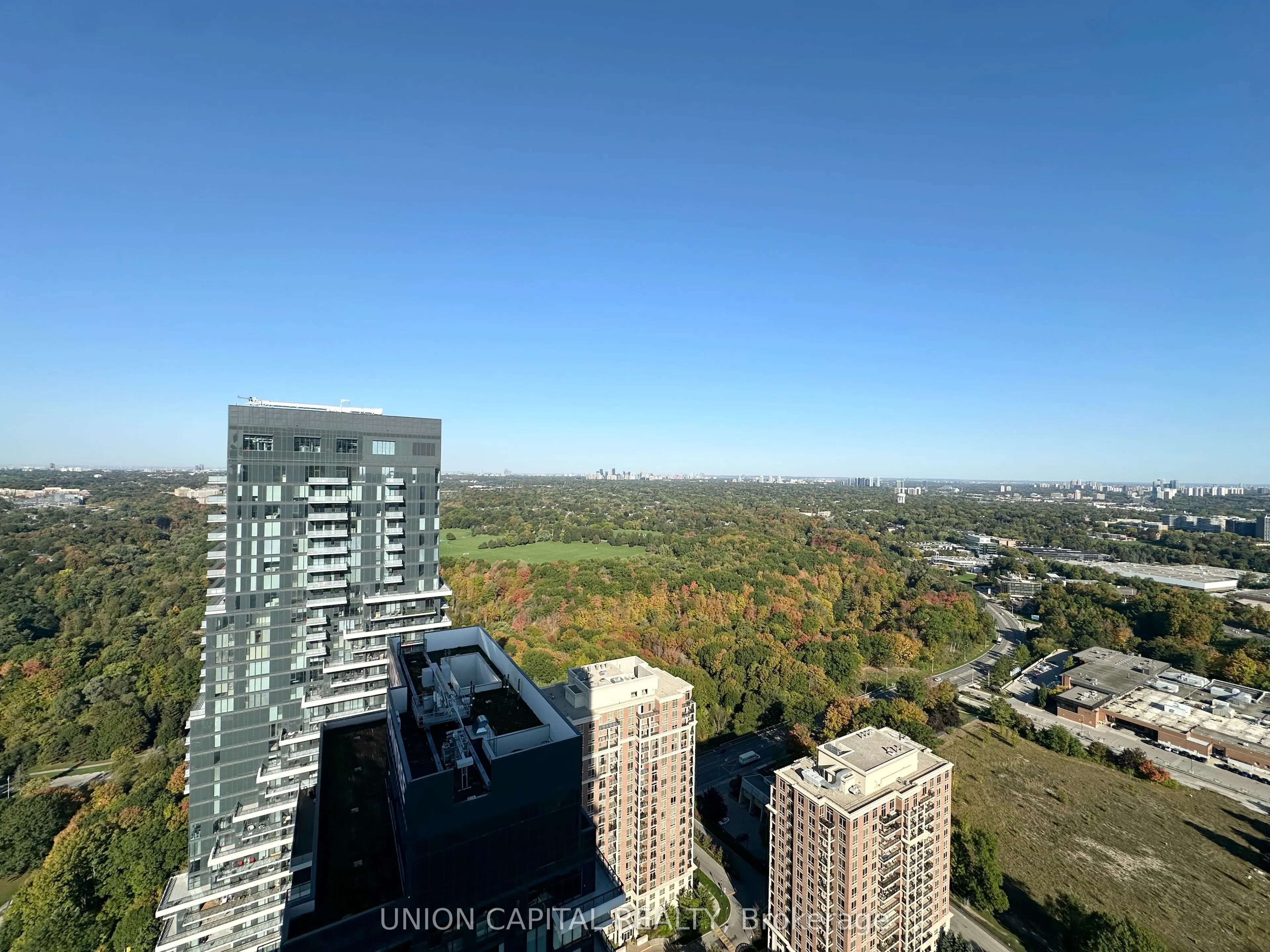 30 Inn On The Park Drive, #4102
