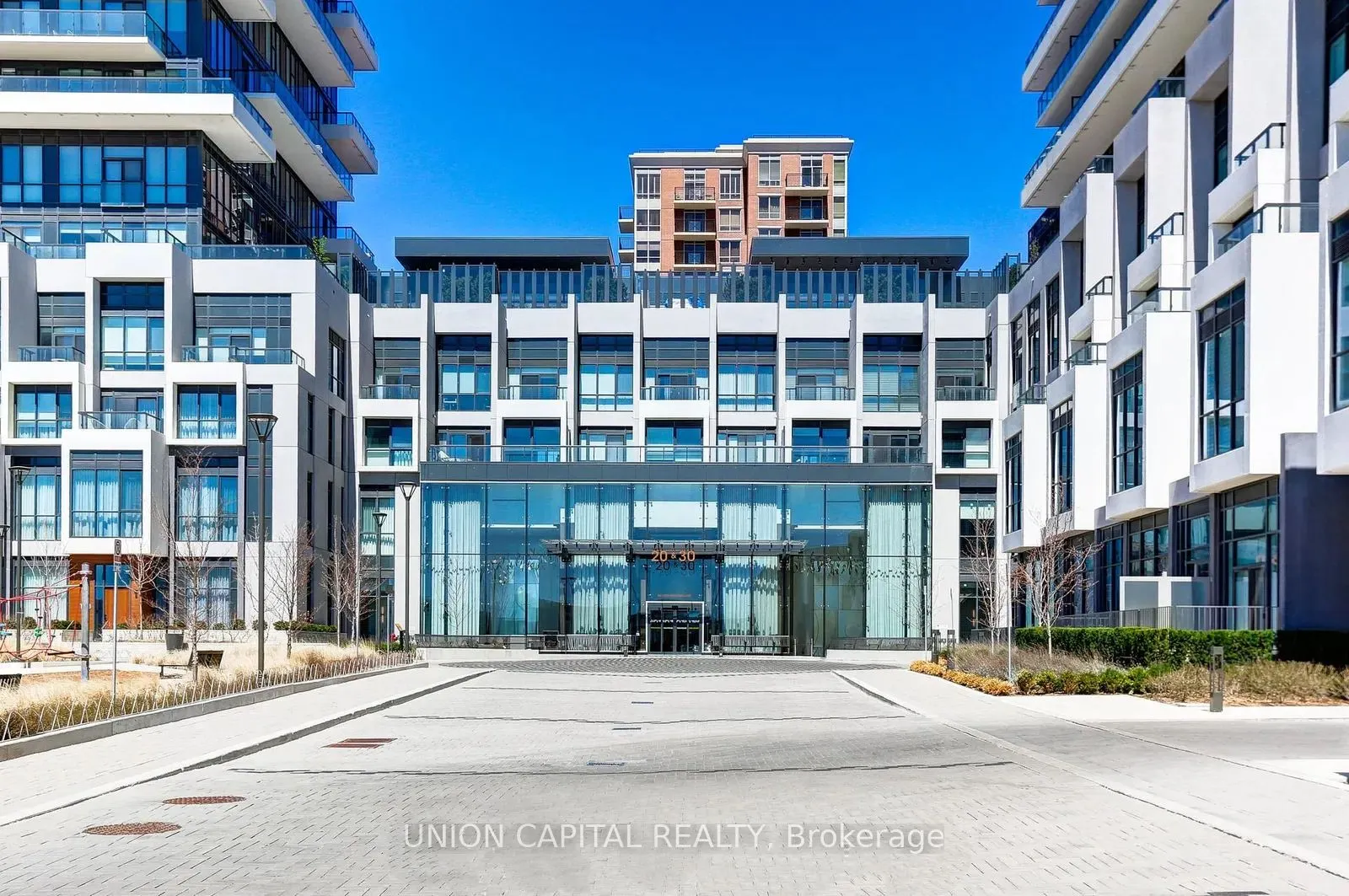 30 Inn On The Park Drive, #4102