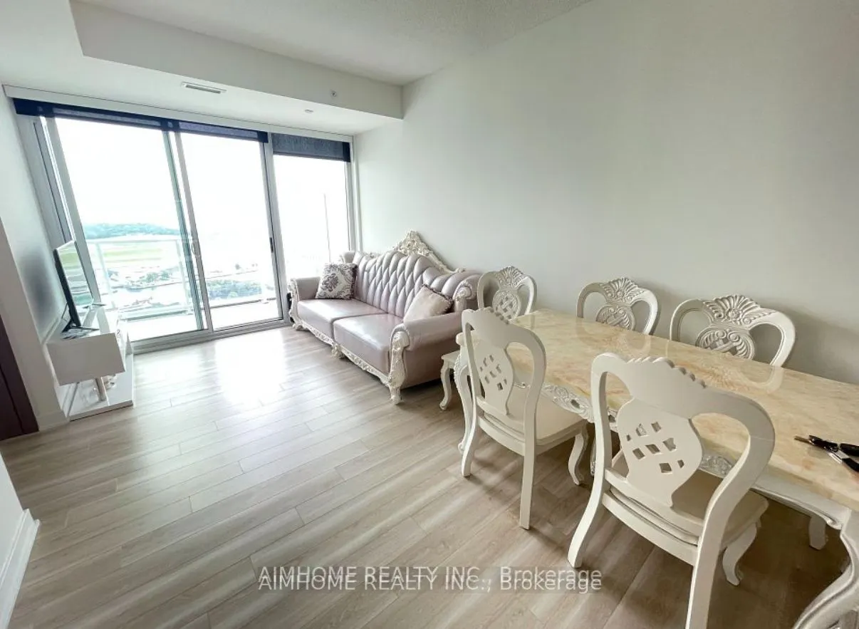 17 Bathurst Street S, #3715