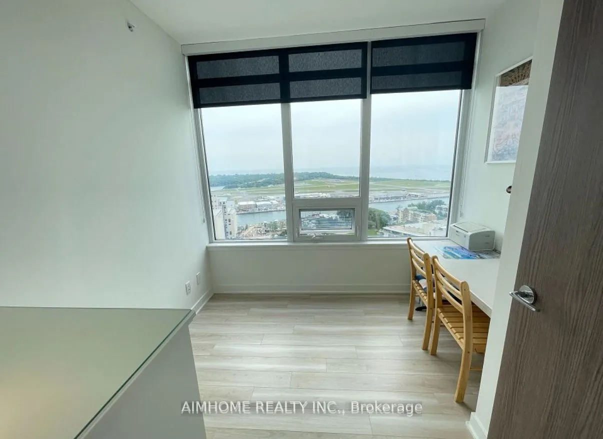 17 Bathurst Street S, #3715