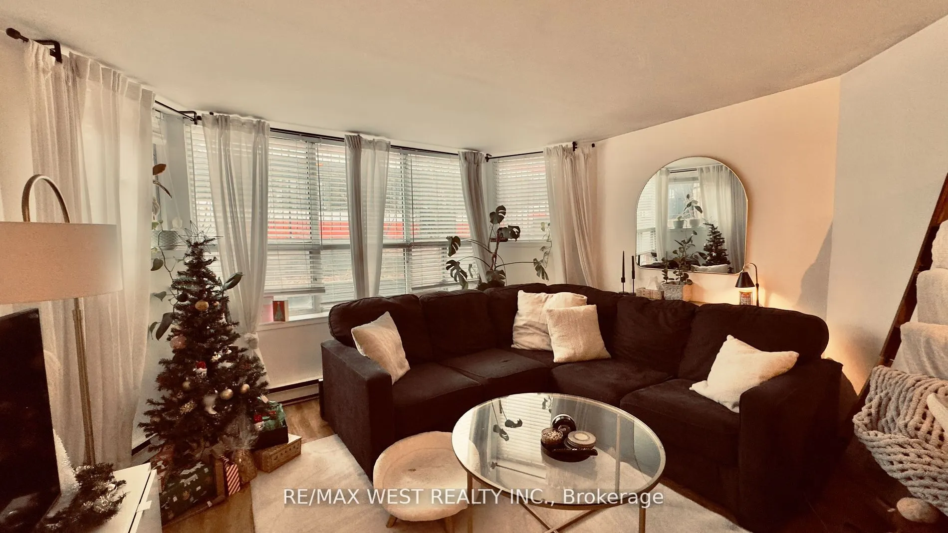 1061 Bathurst Street