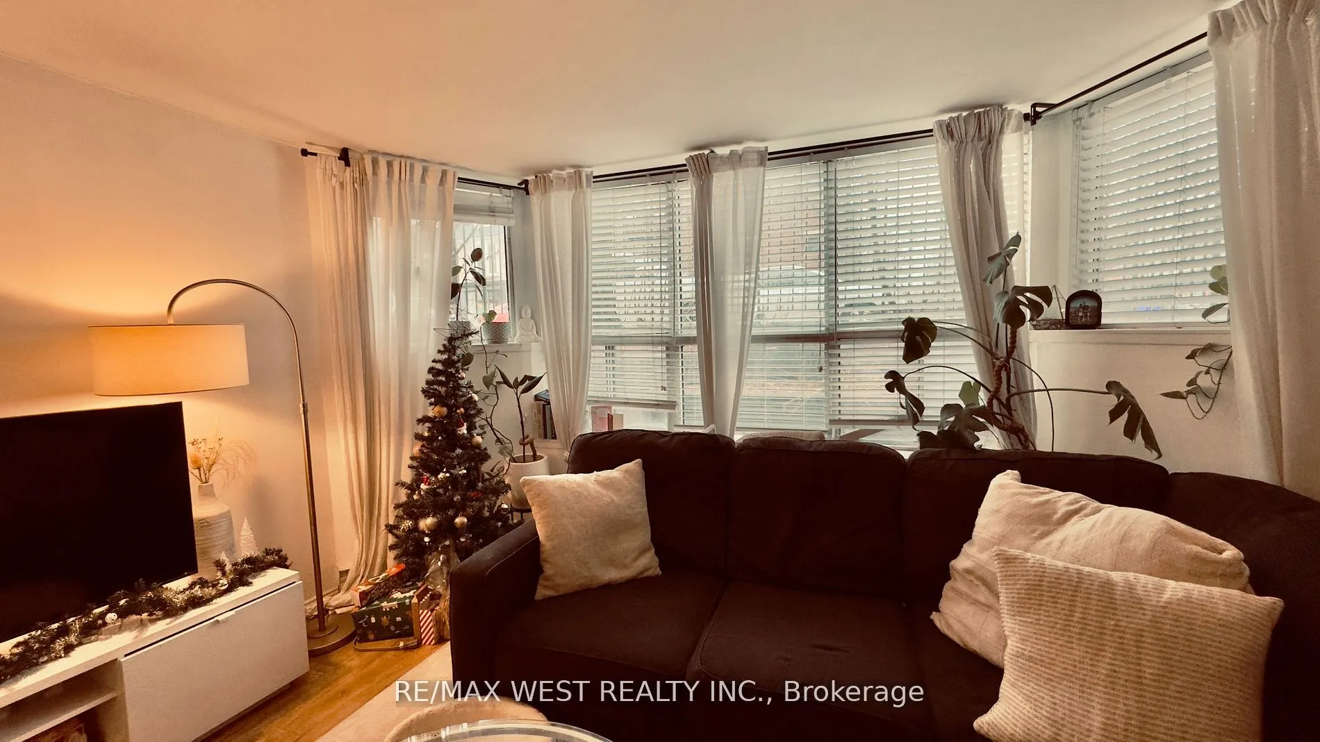 1061 Bathurst Street