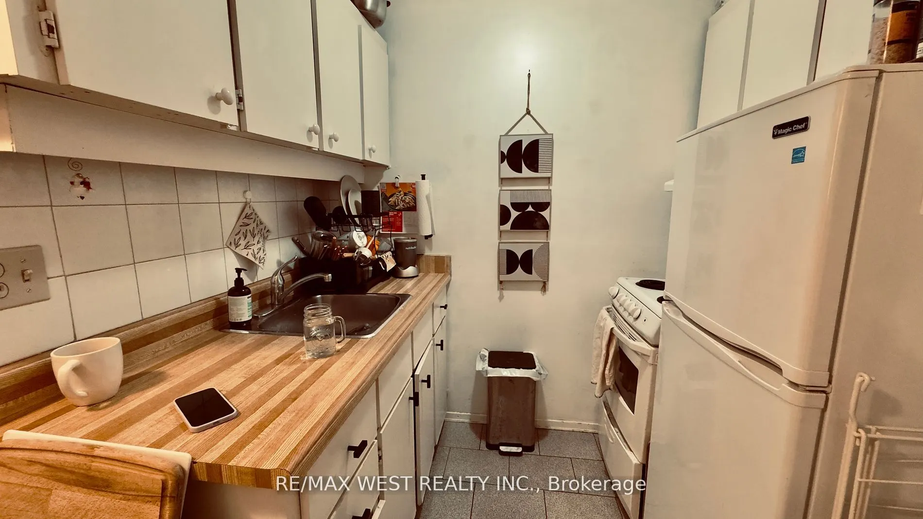 1061 Bathurst Street