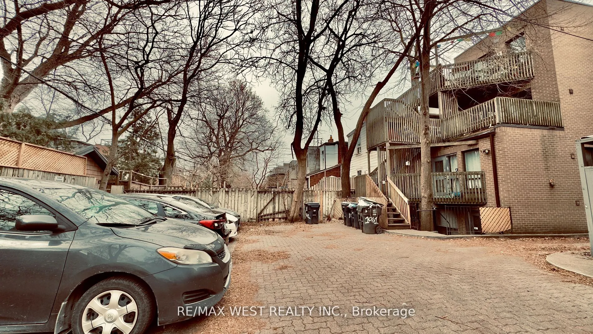 1061 Bathurst Street