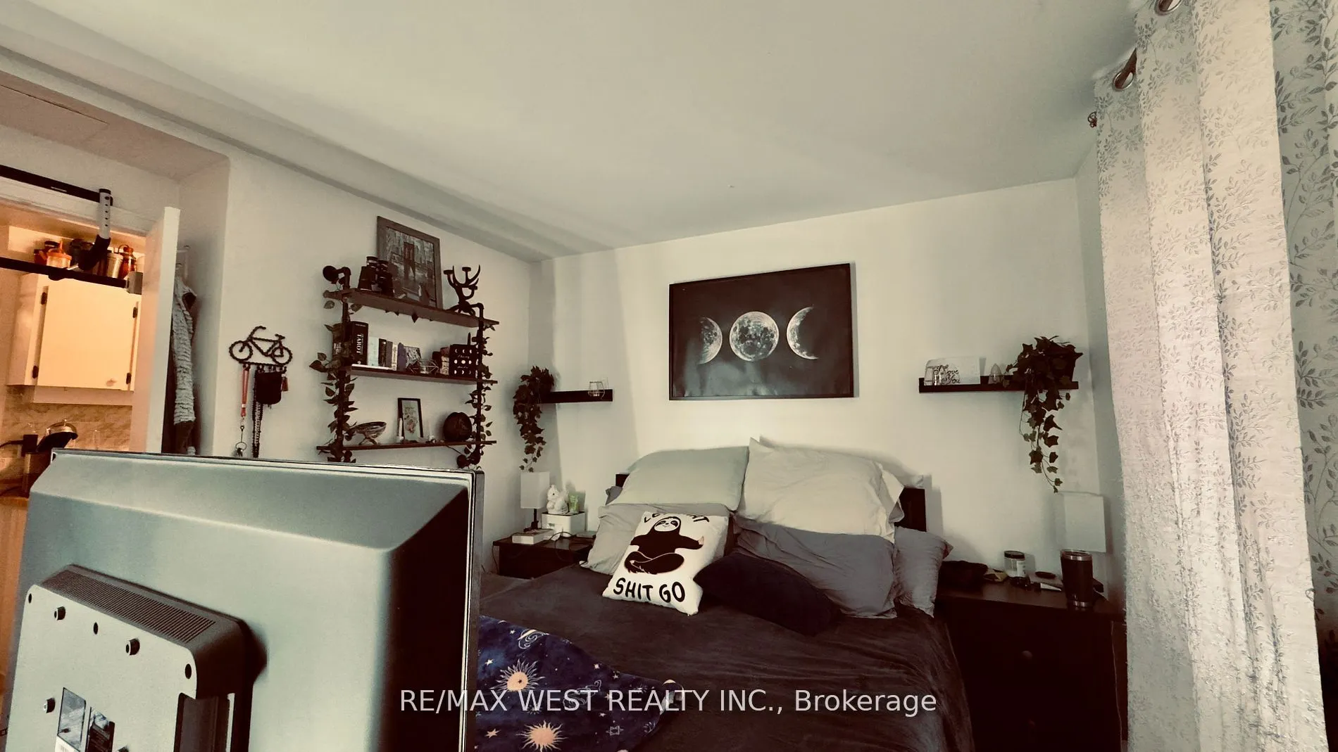1061 Bathurst Street