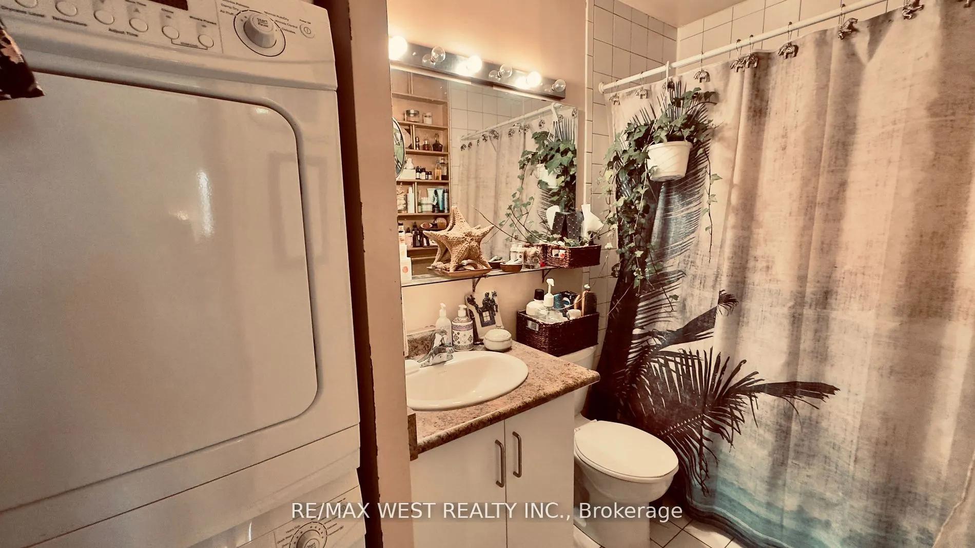 1061 Bathurst Street