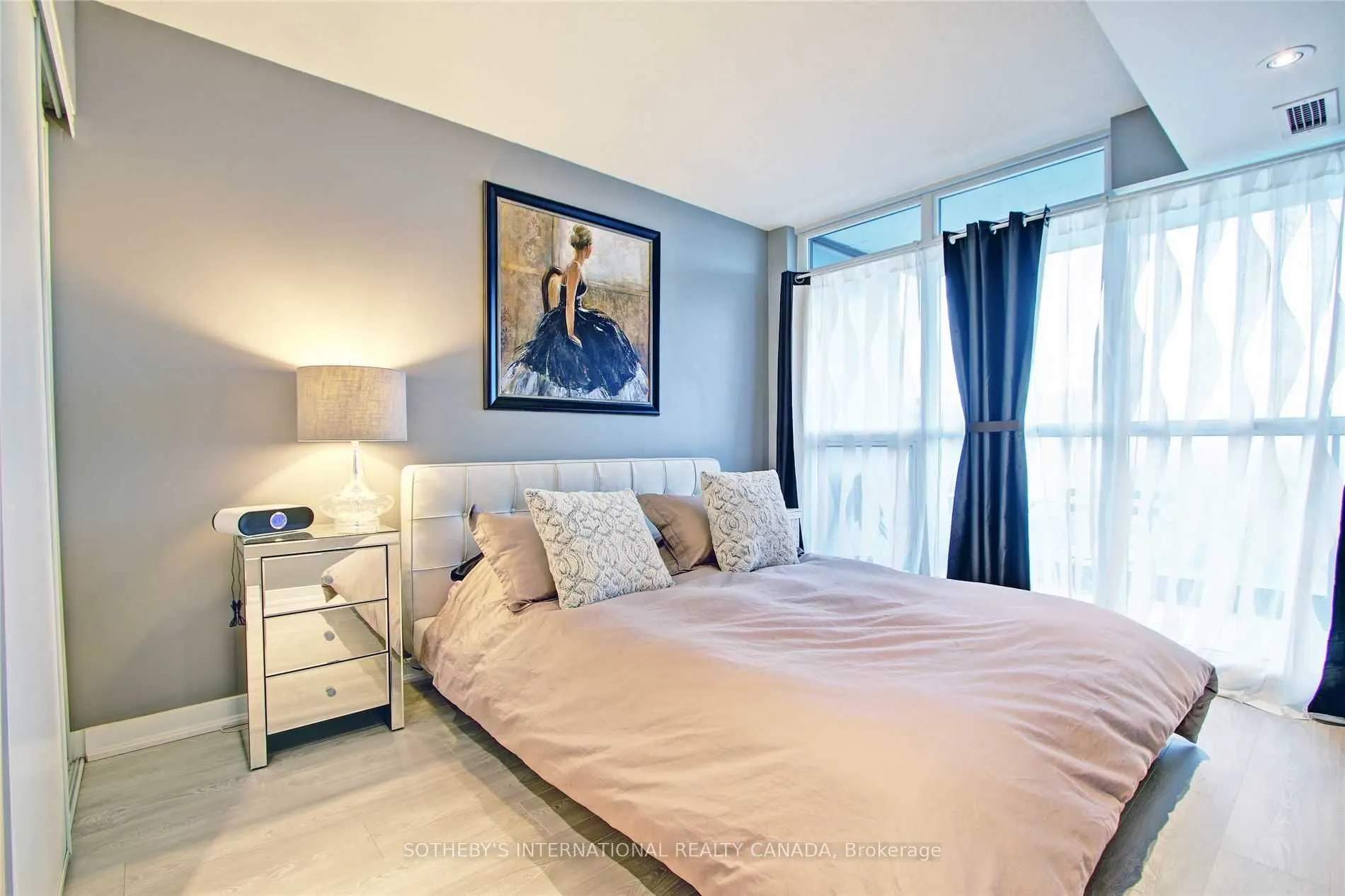 19 Singer Court, #1719