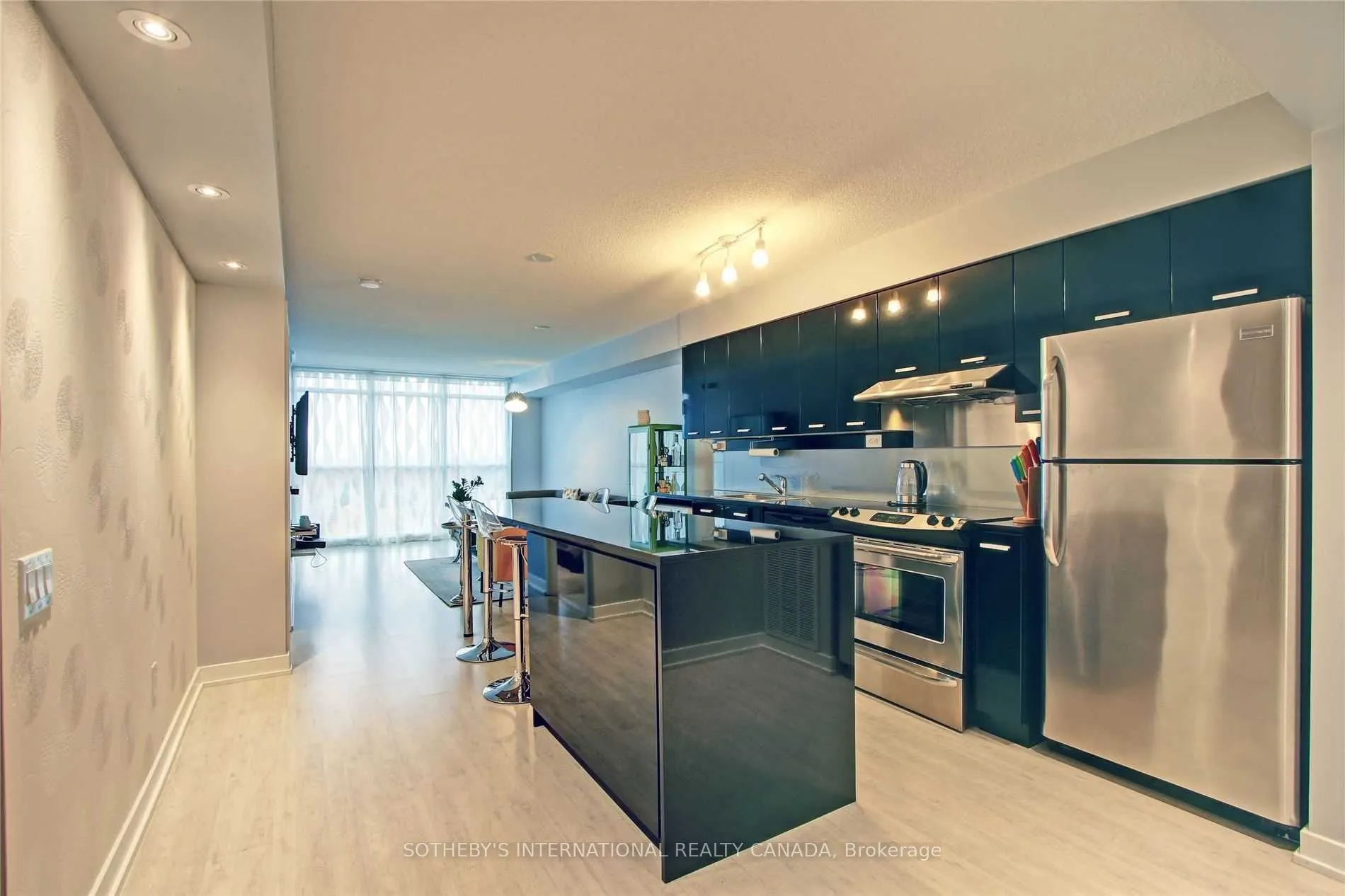 19 Singer Court, #1719