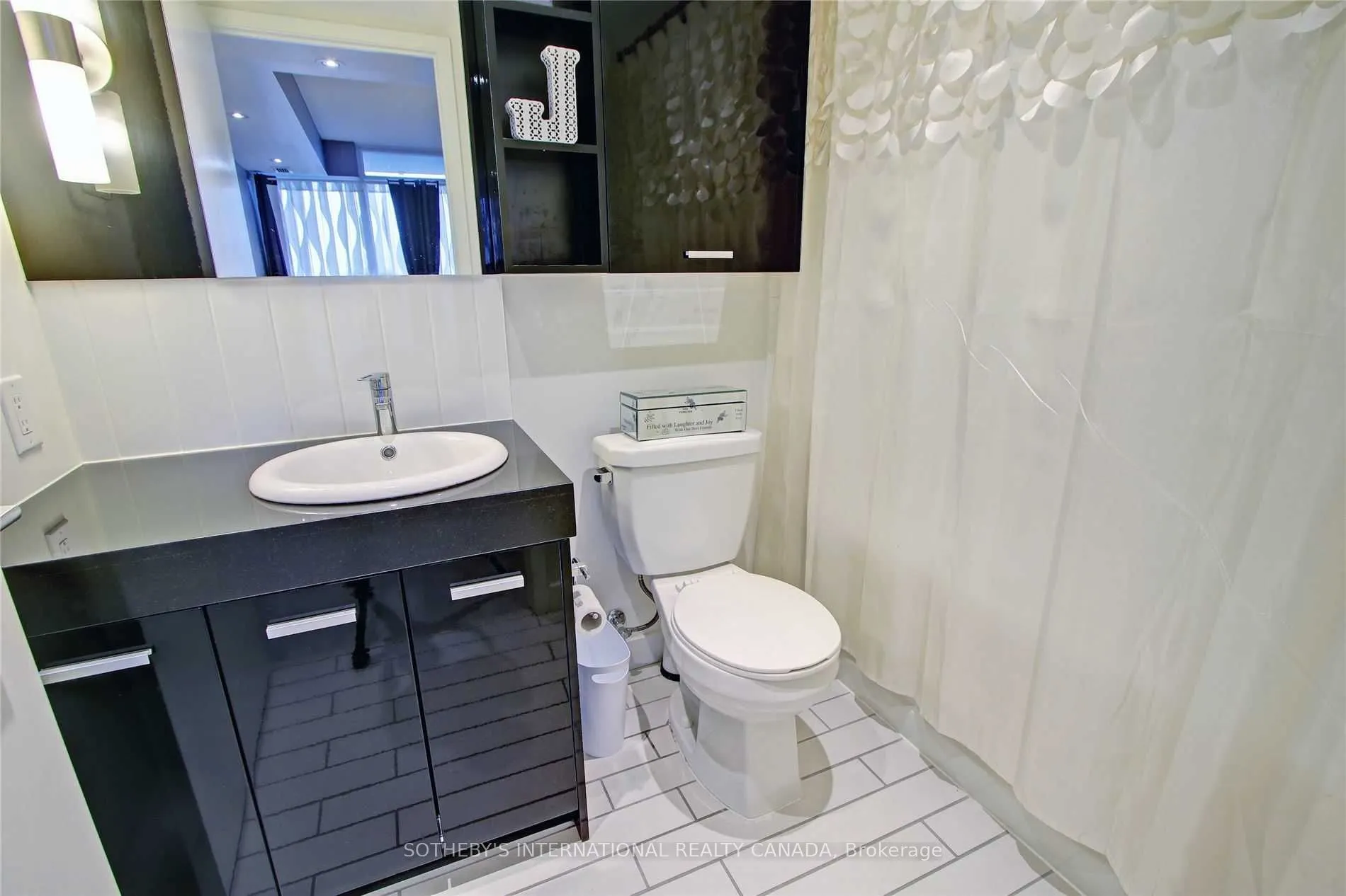 19 Singer Court, #1719