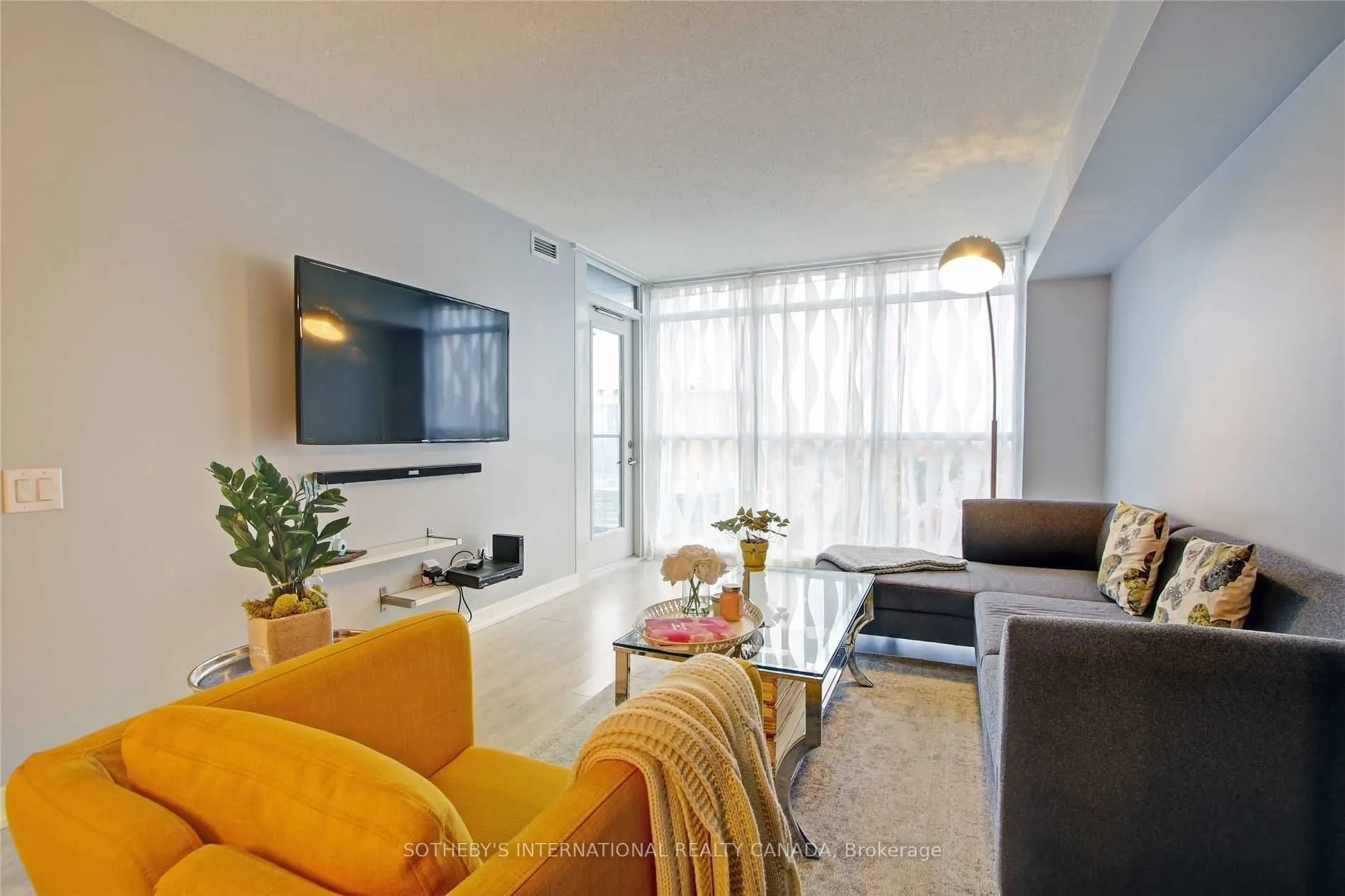 19 Singer Court, #1719