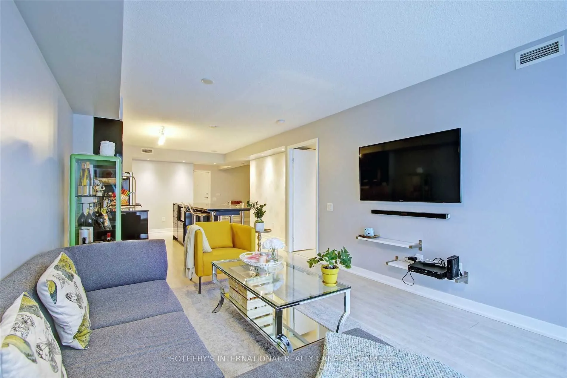 19 Singer Court, #1719