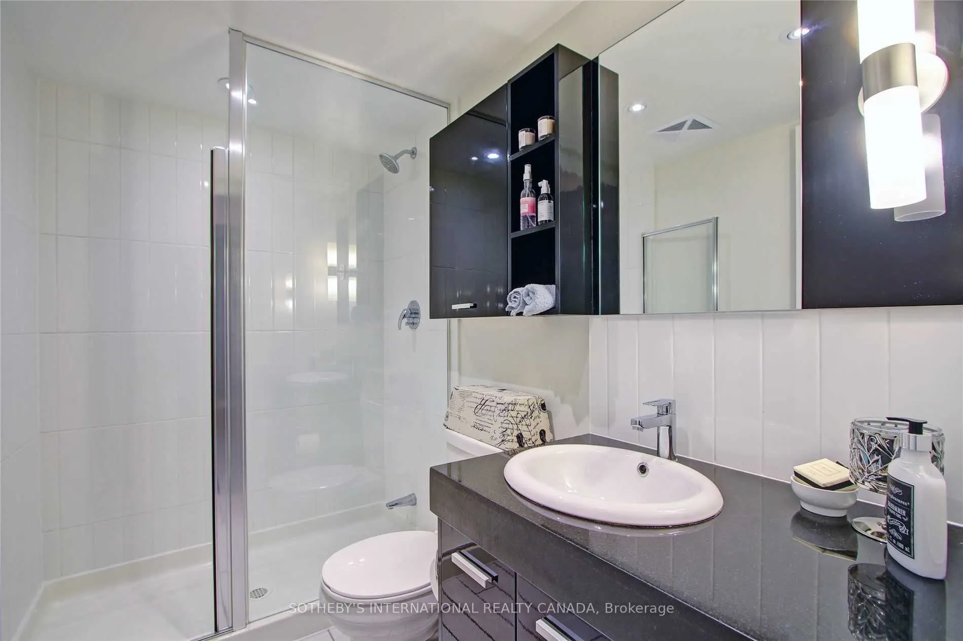 19 Singer Court, #1719