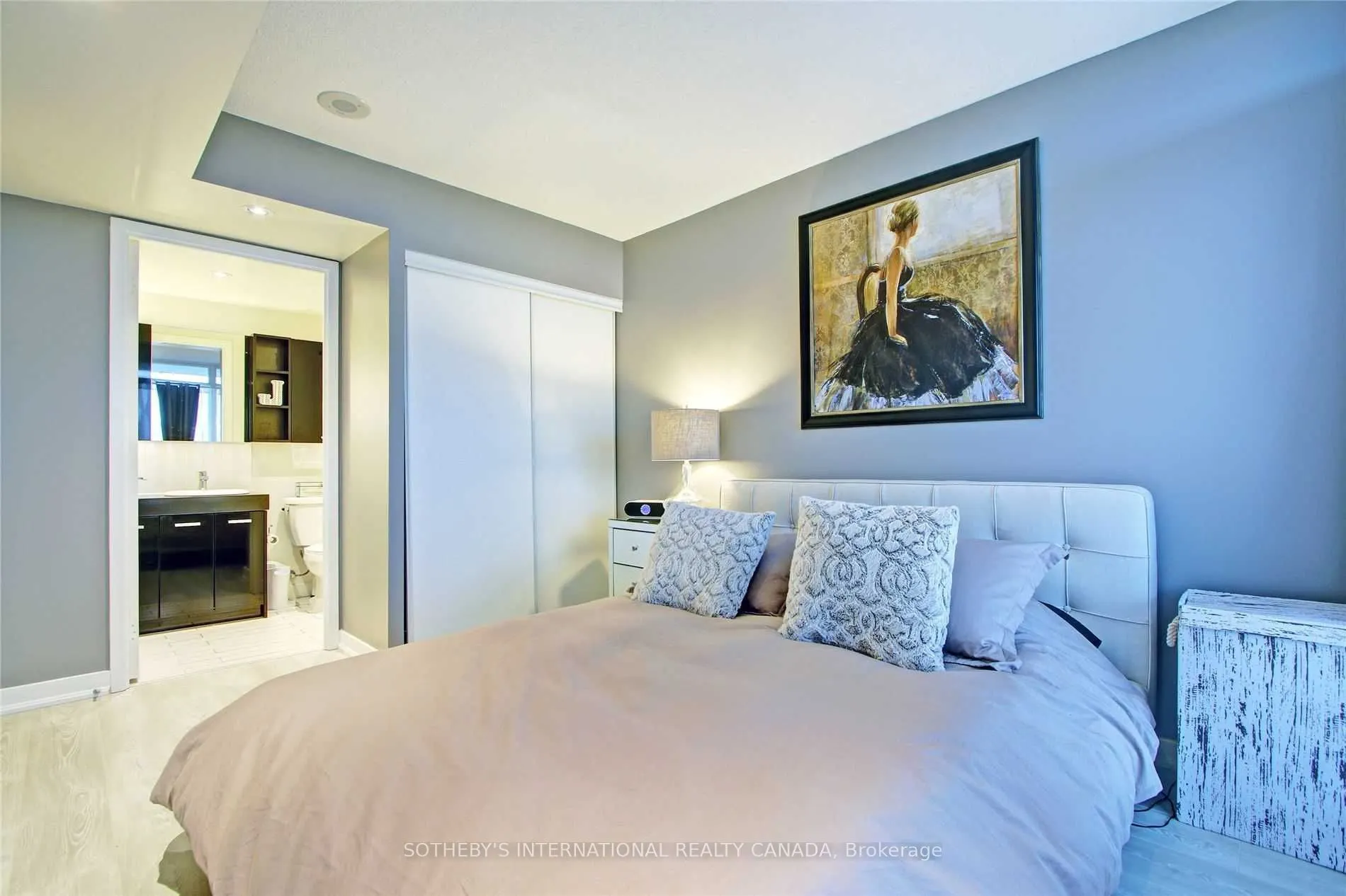 19 Singer Court, #1719