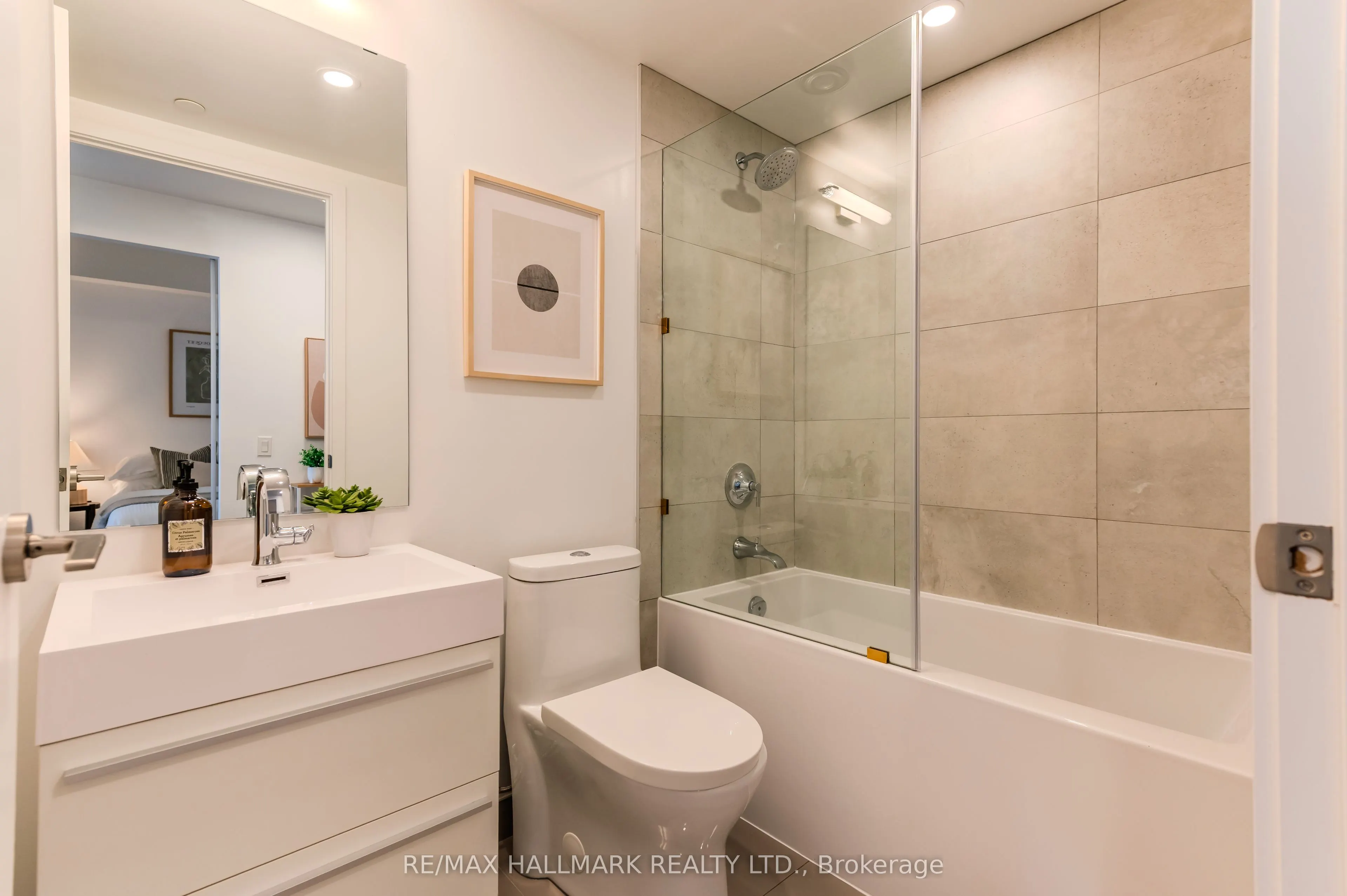 39 Roehampton Avenue, #2902
