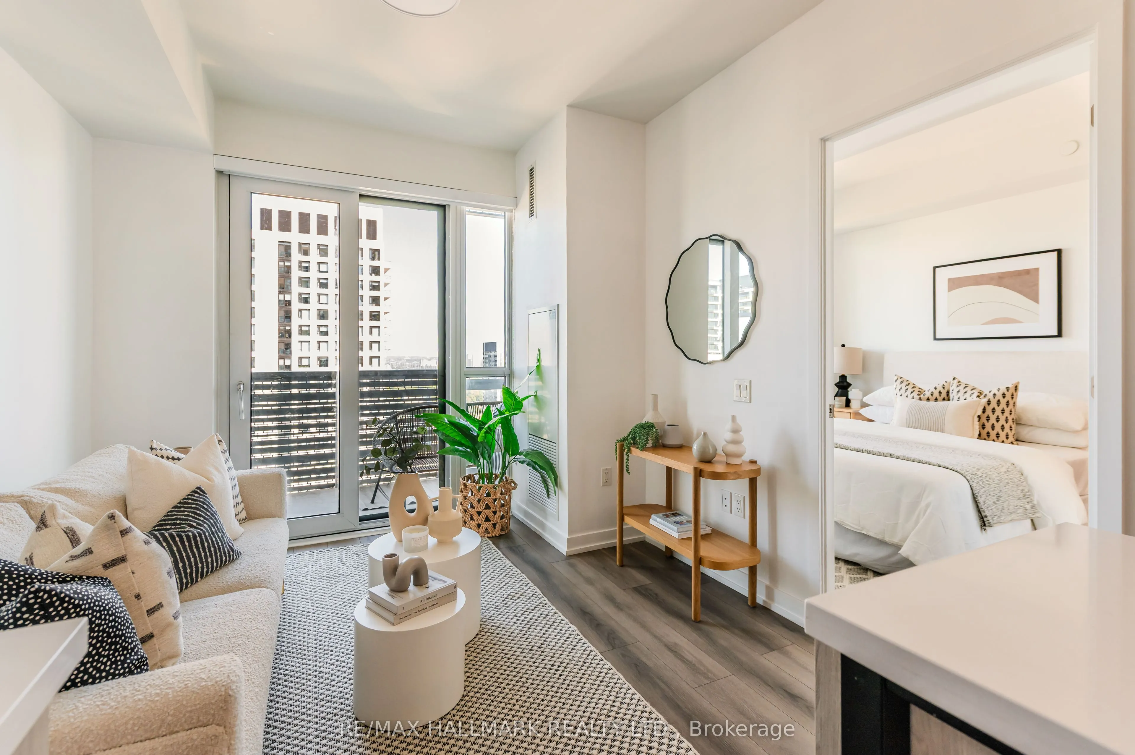 39 Roehampton Avenue, #2902