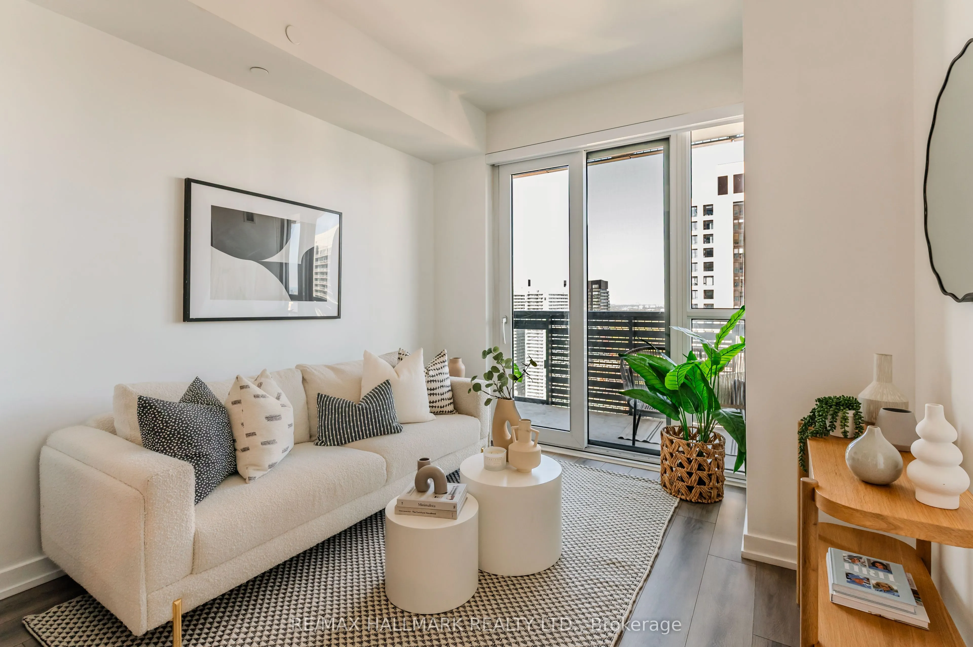 39 Roehampton Avenue, #2902