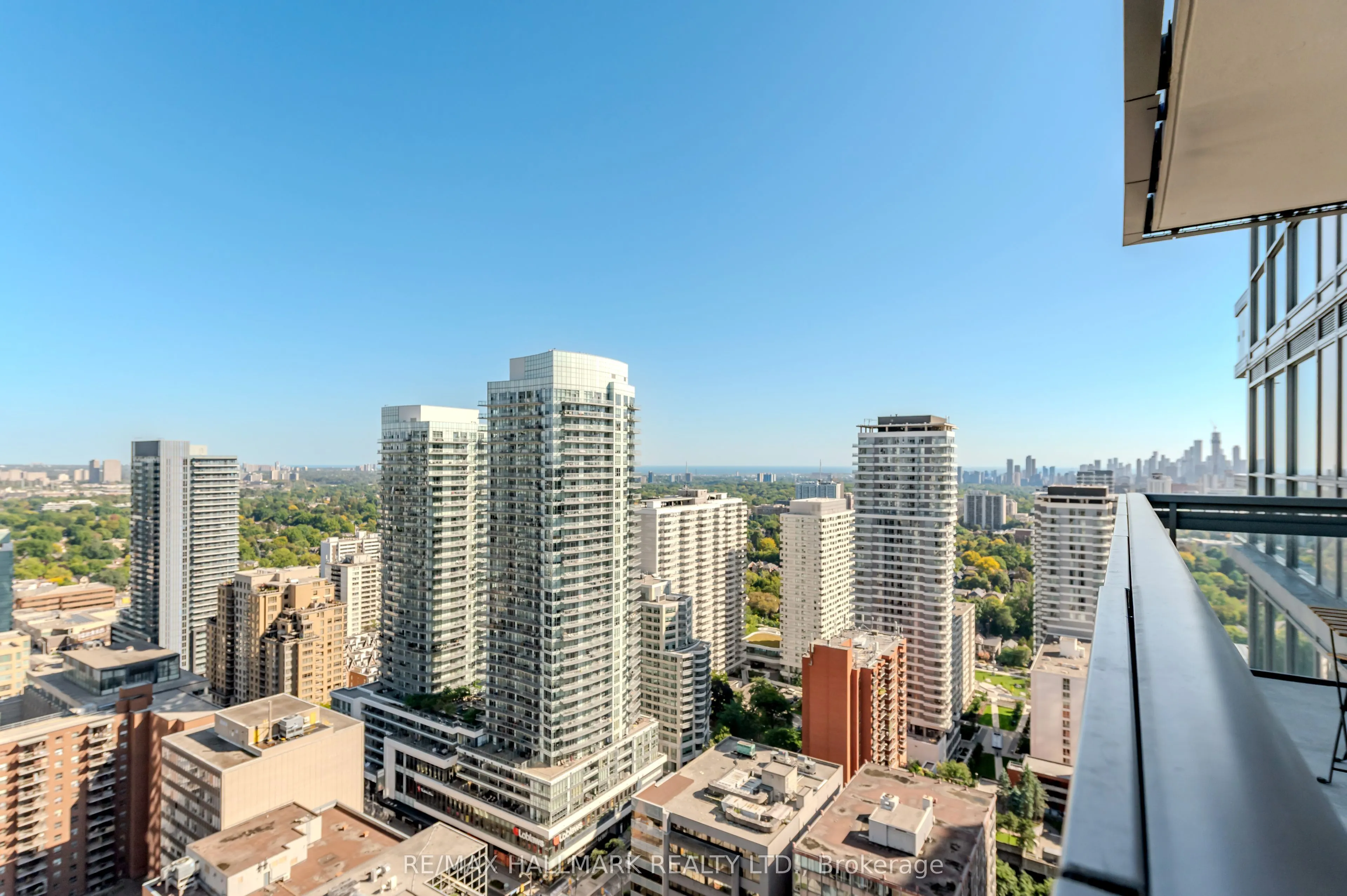39 Roehampton Avenue, #2902