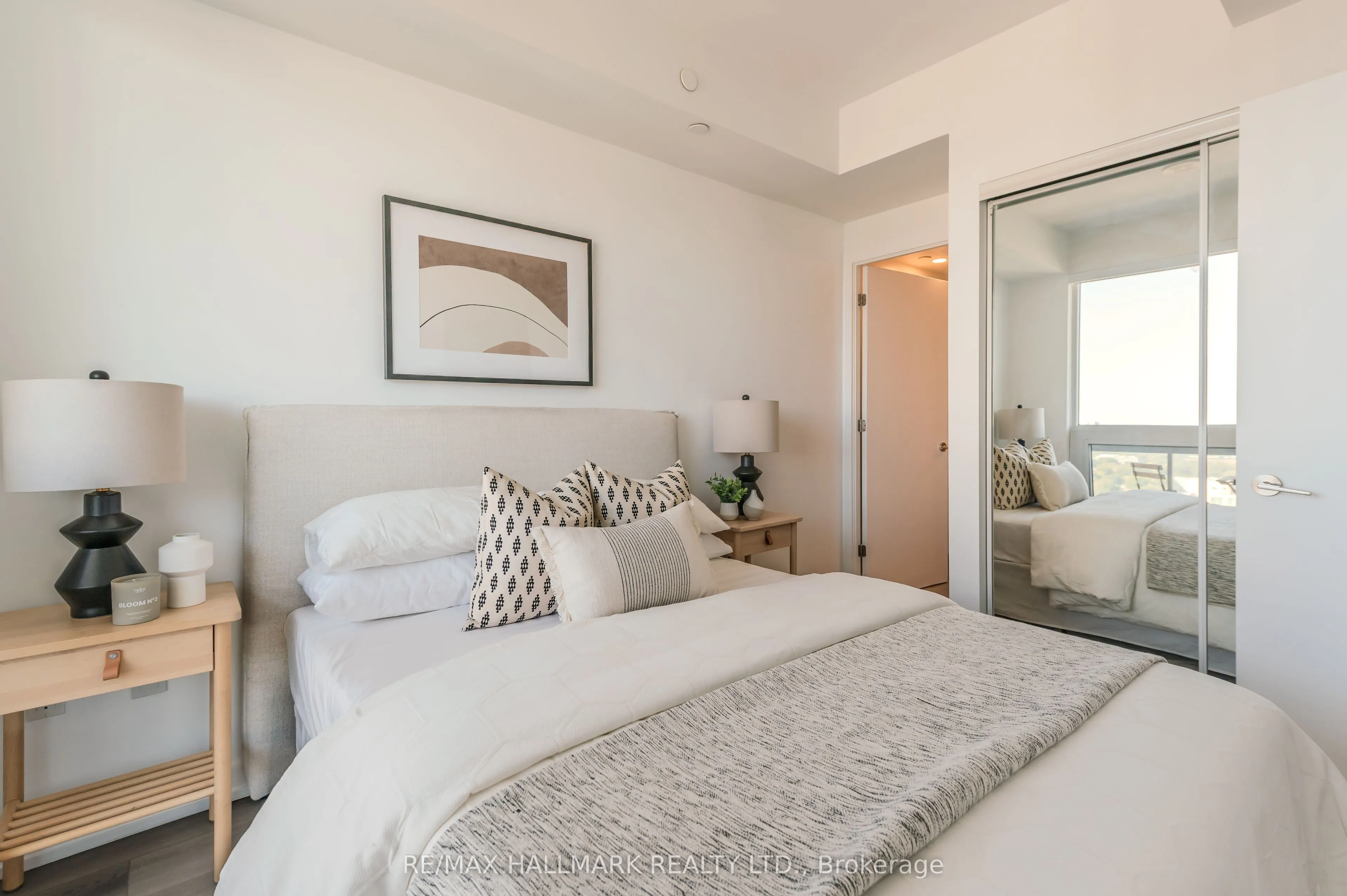 39 Roehampton Avenue, #2902