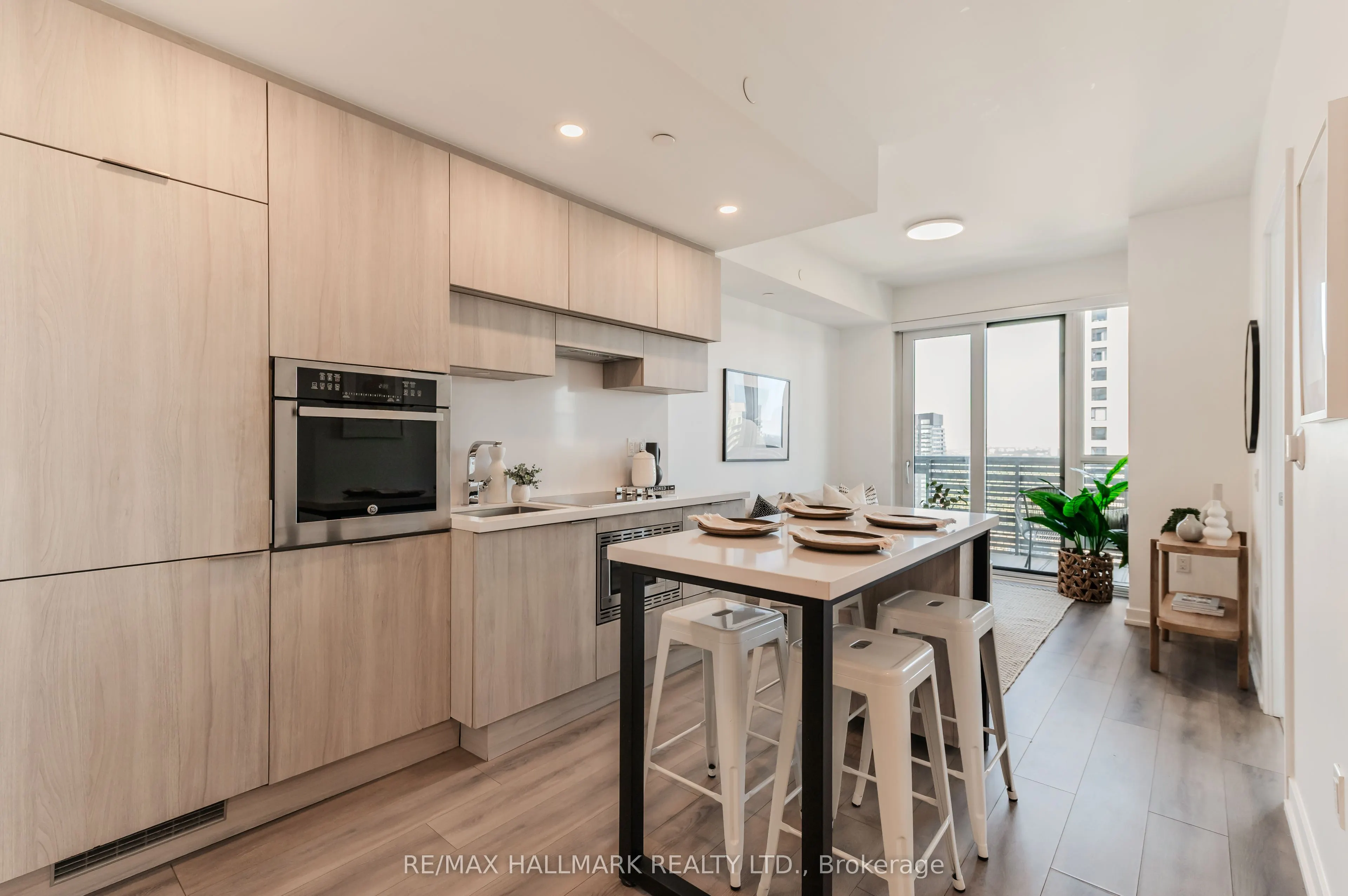 39 Roehampton Avenue, #2902