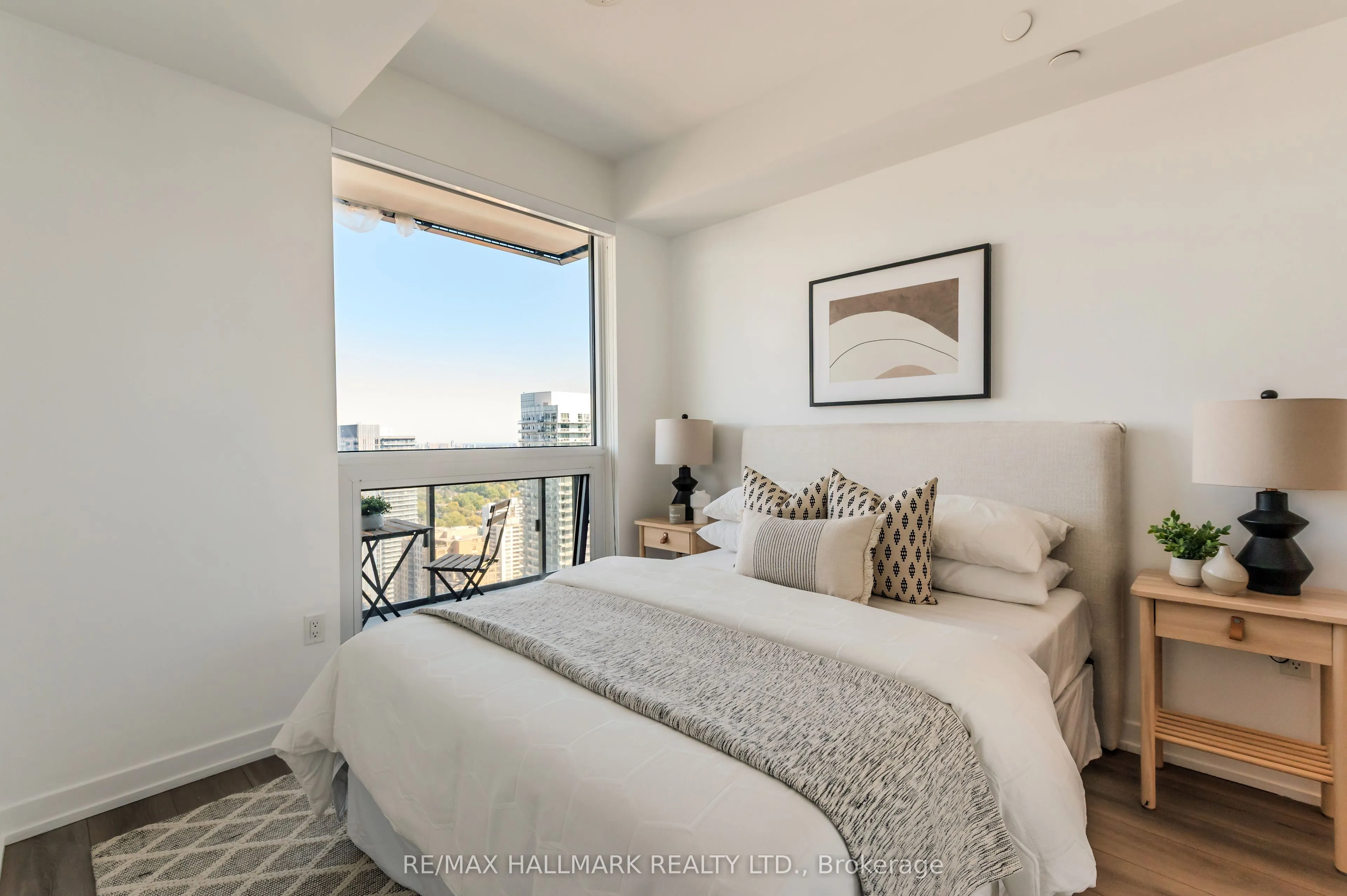 39 Roehampton Avenue, #2902