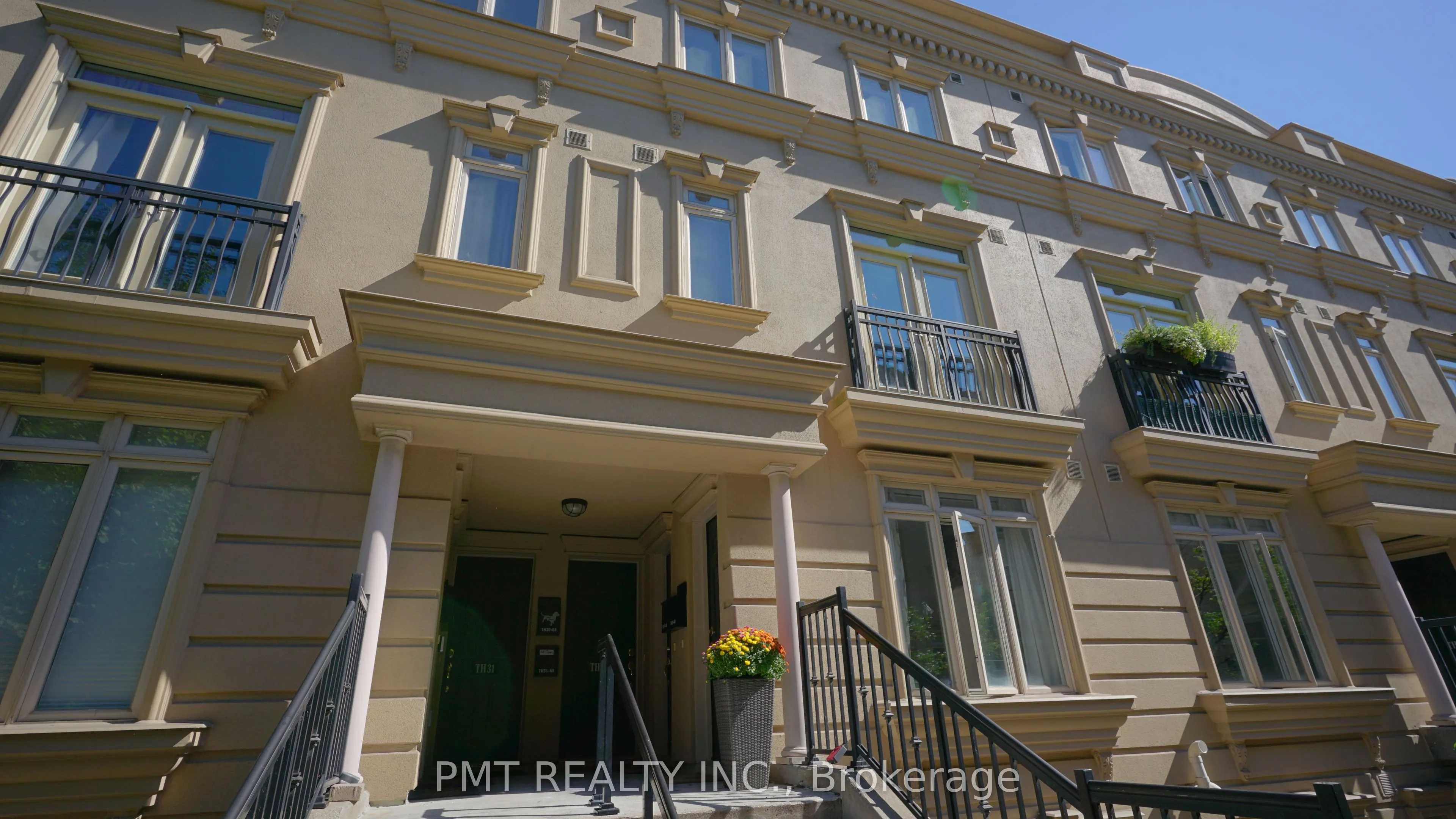 68 Carr Street S, #29