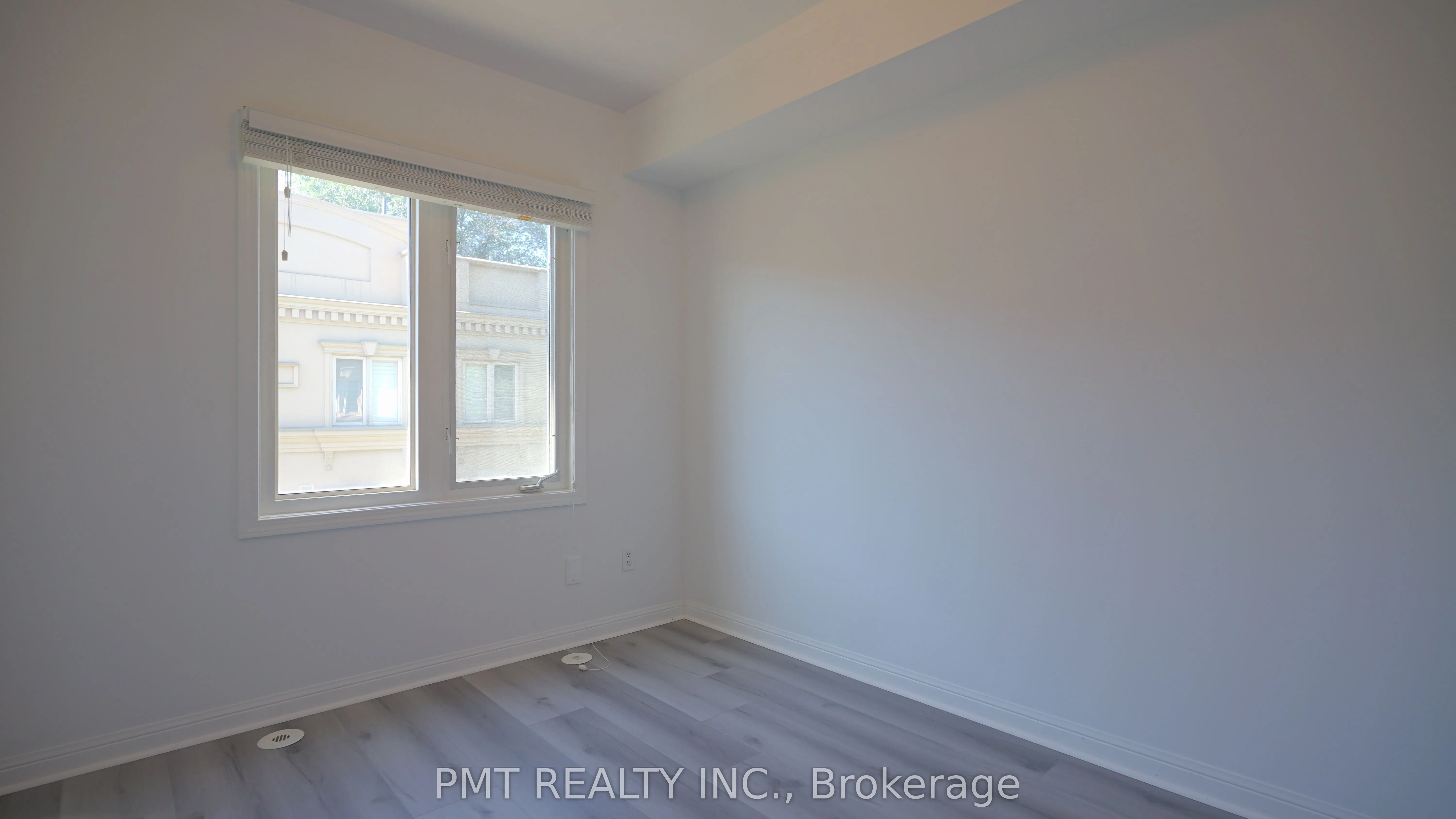 68 Carr Street S, #29