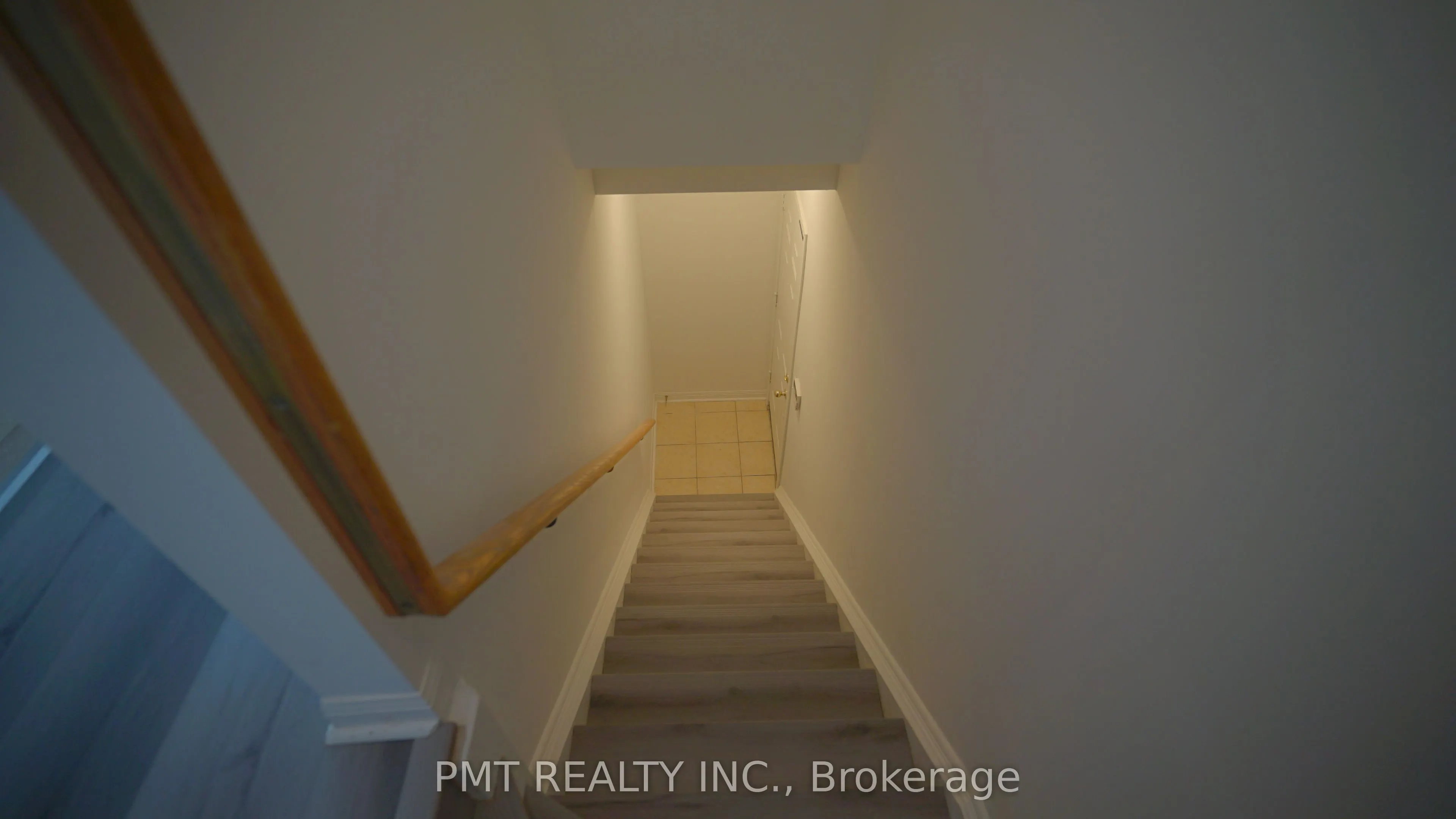 68 Carr Street S, #29