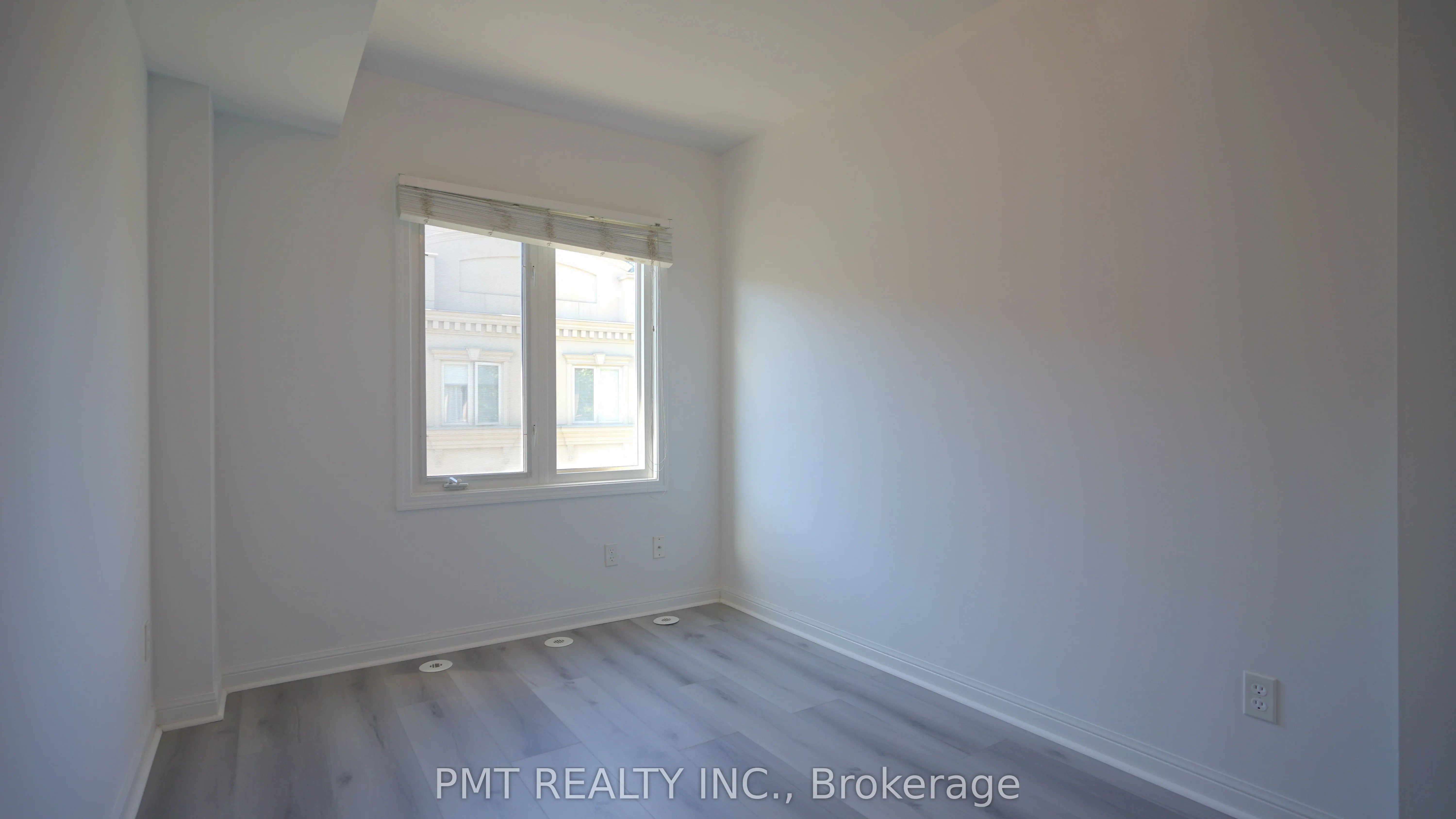 68 Carr Street S, #29