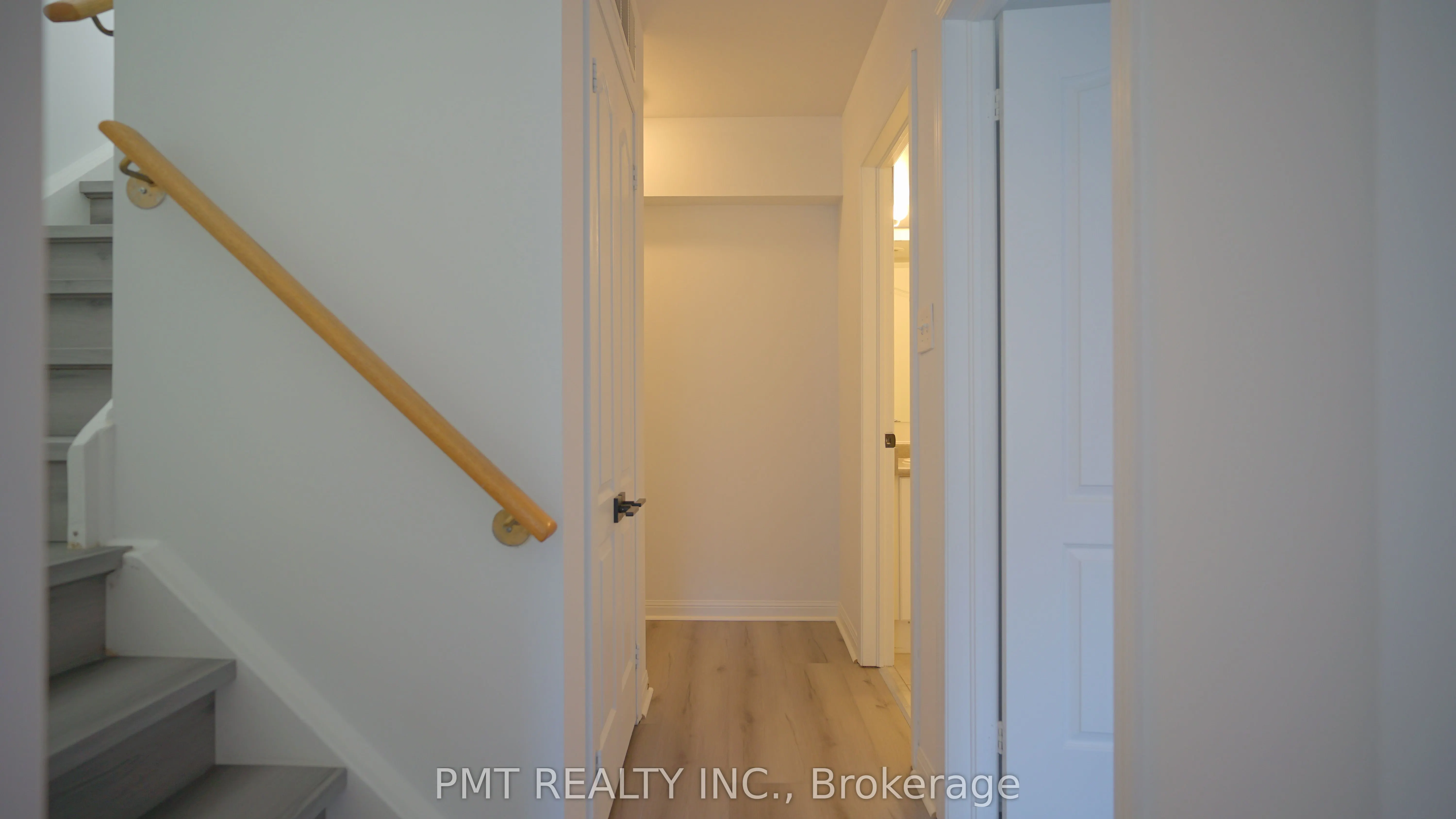 68 Carr Street S, #29