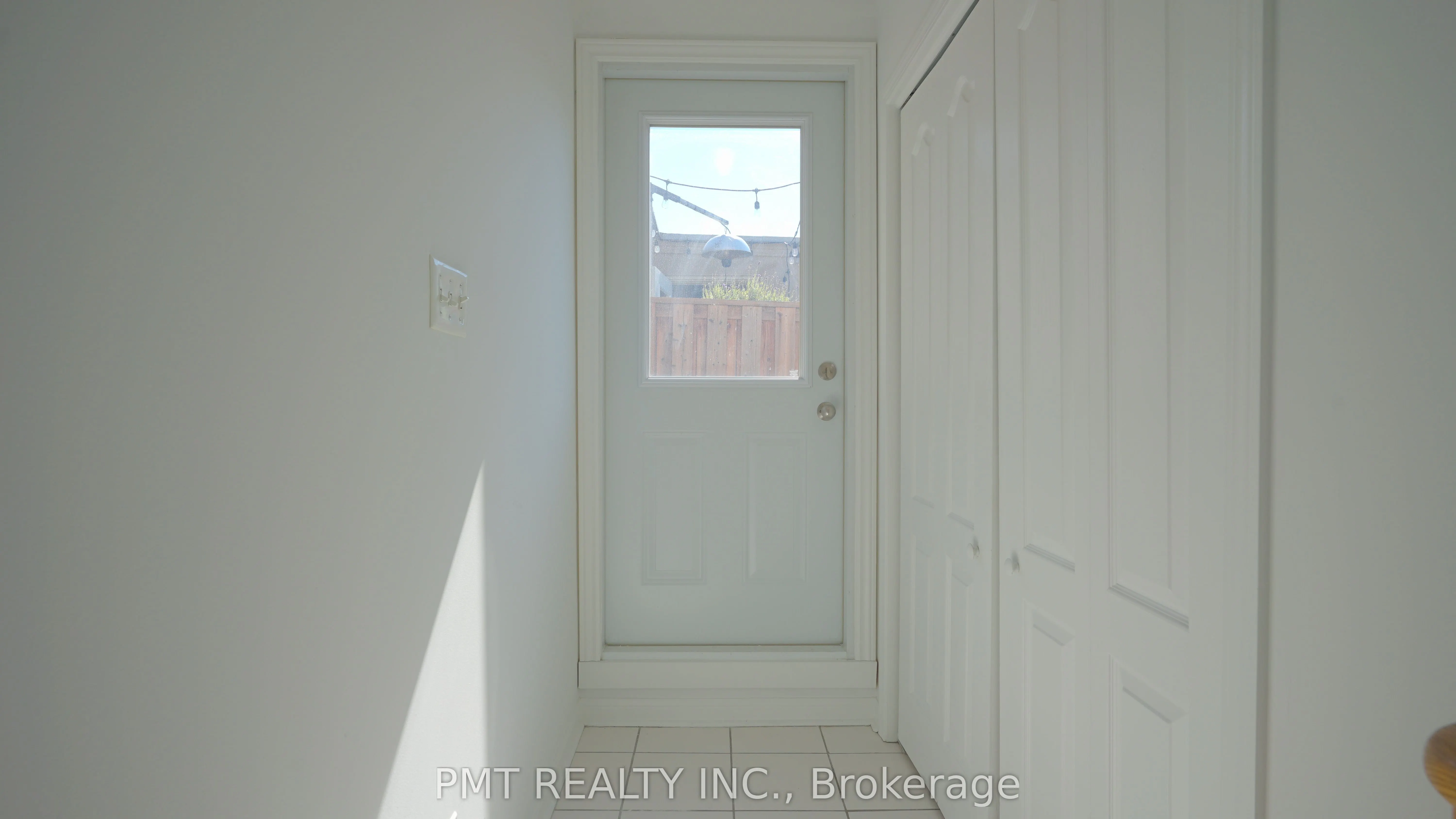 68 Carr Street S, #29