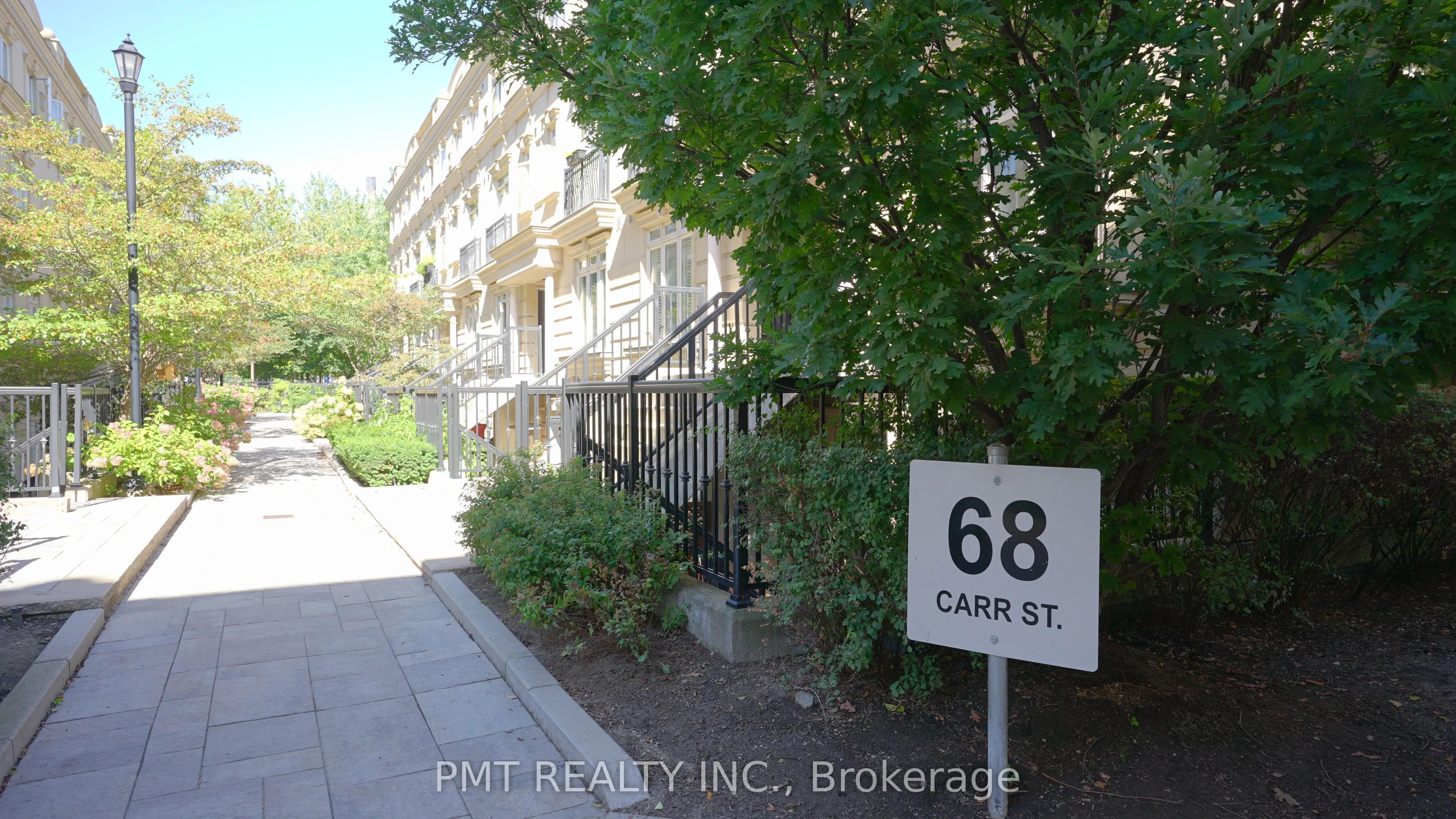 68 Carr Street S, #29
